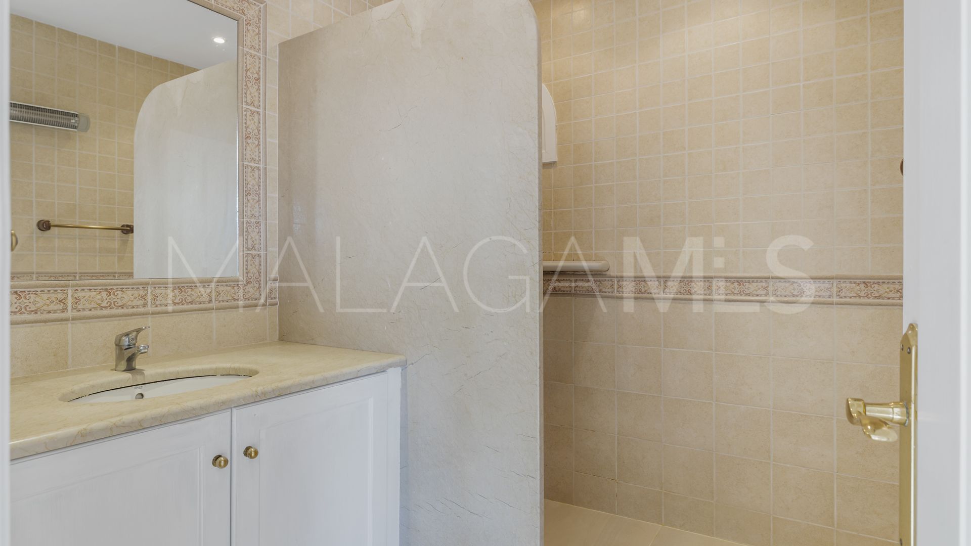 Hus i byn for sale in Estepona