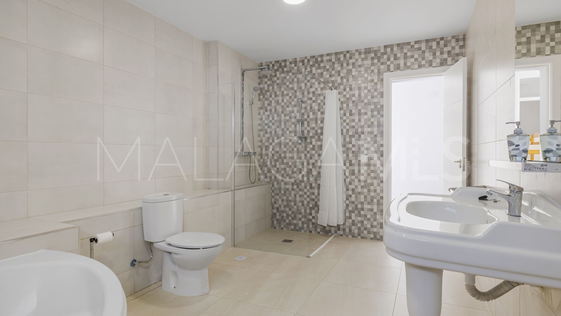 Hus i byn for sale in Estepona