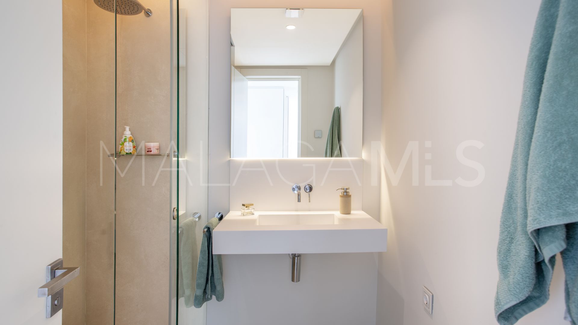 Buy penthouse in Palo Alto
