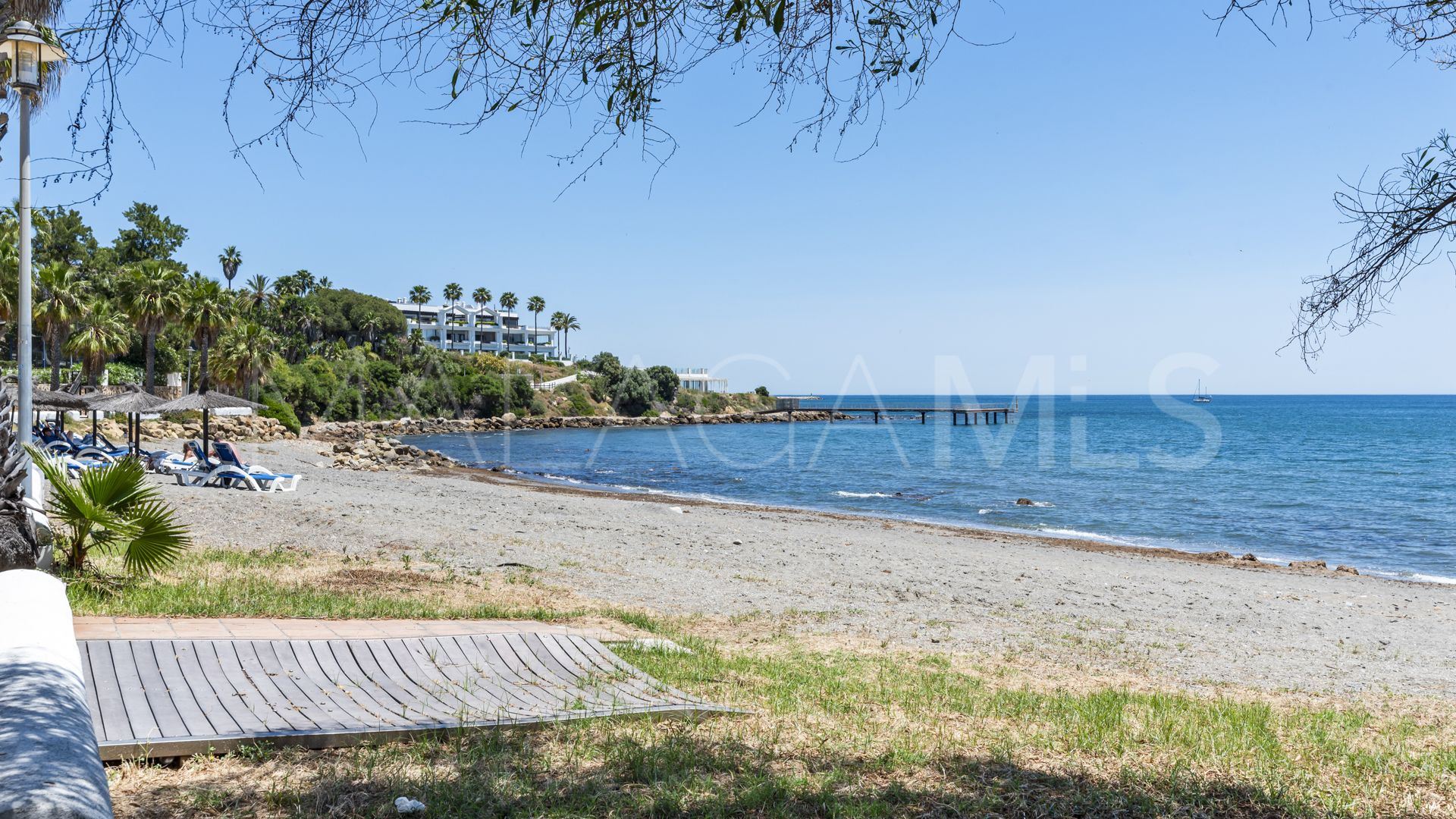 Se vende apartamento planta baja de 3 bedrooms in Estepona