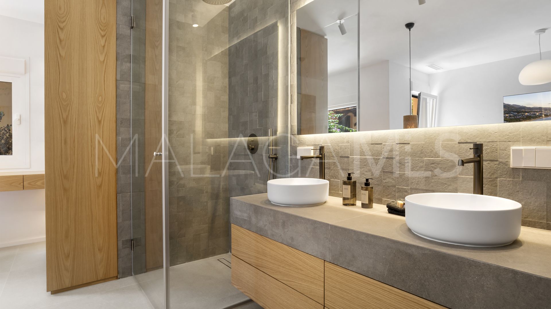 Se vende apartamento planta baja de 3 bedrooms in Estepona