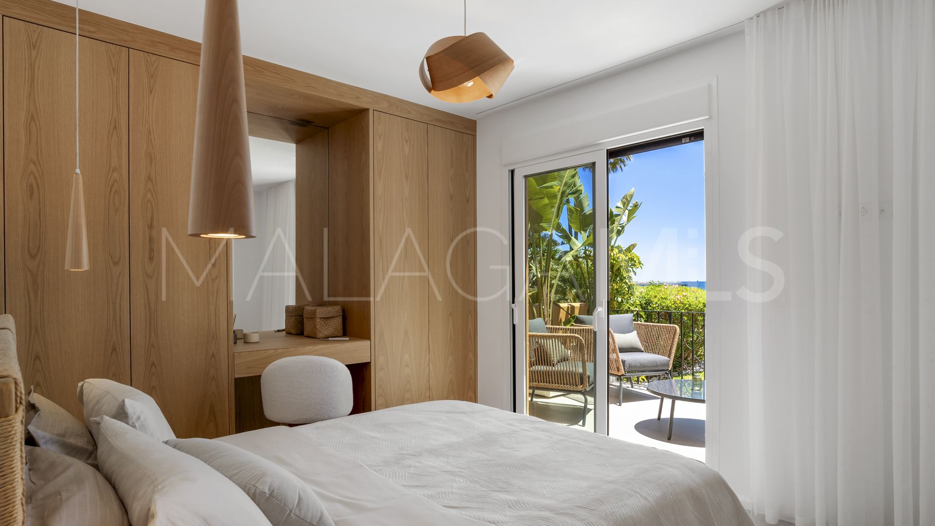 Se vende apartamento planta baja de 3 bedrooms in Estepona