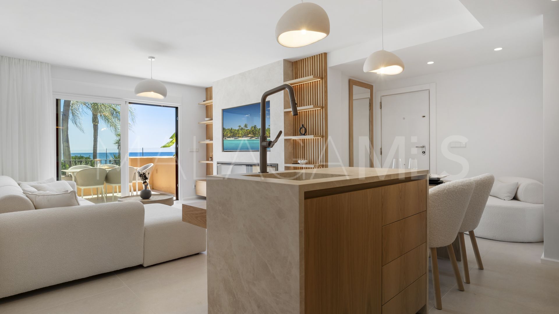 Se vende apartamento planta baja de 3 bedrooms in Estepona