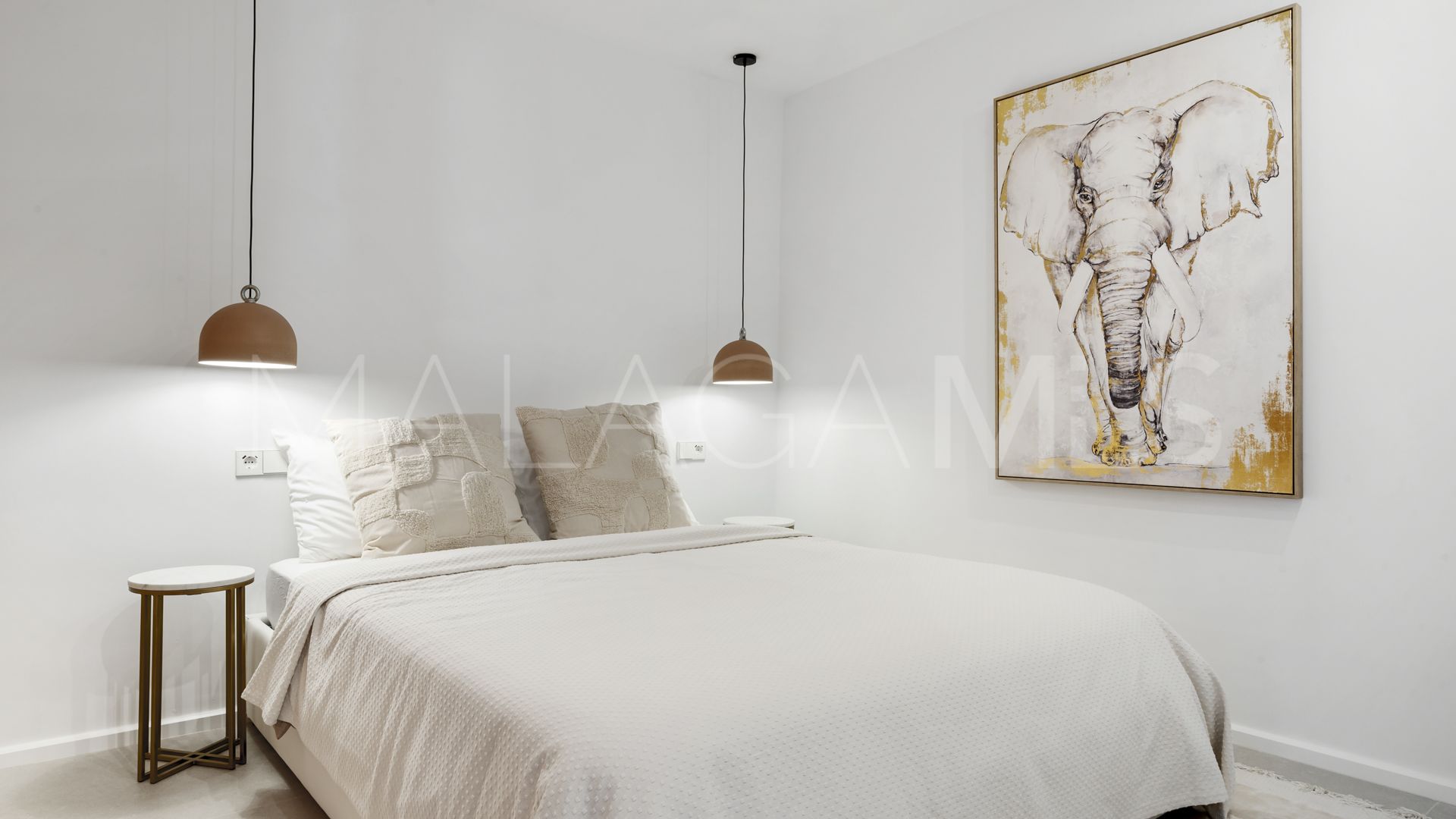 Se vende apartamento planta baja de 3 bedrooms in Estepona