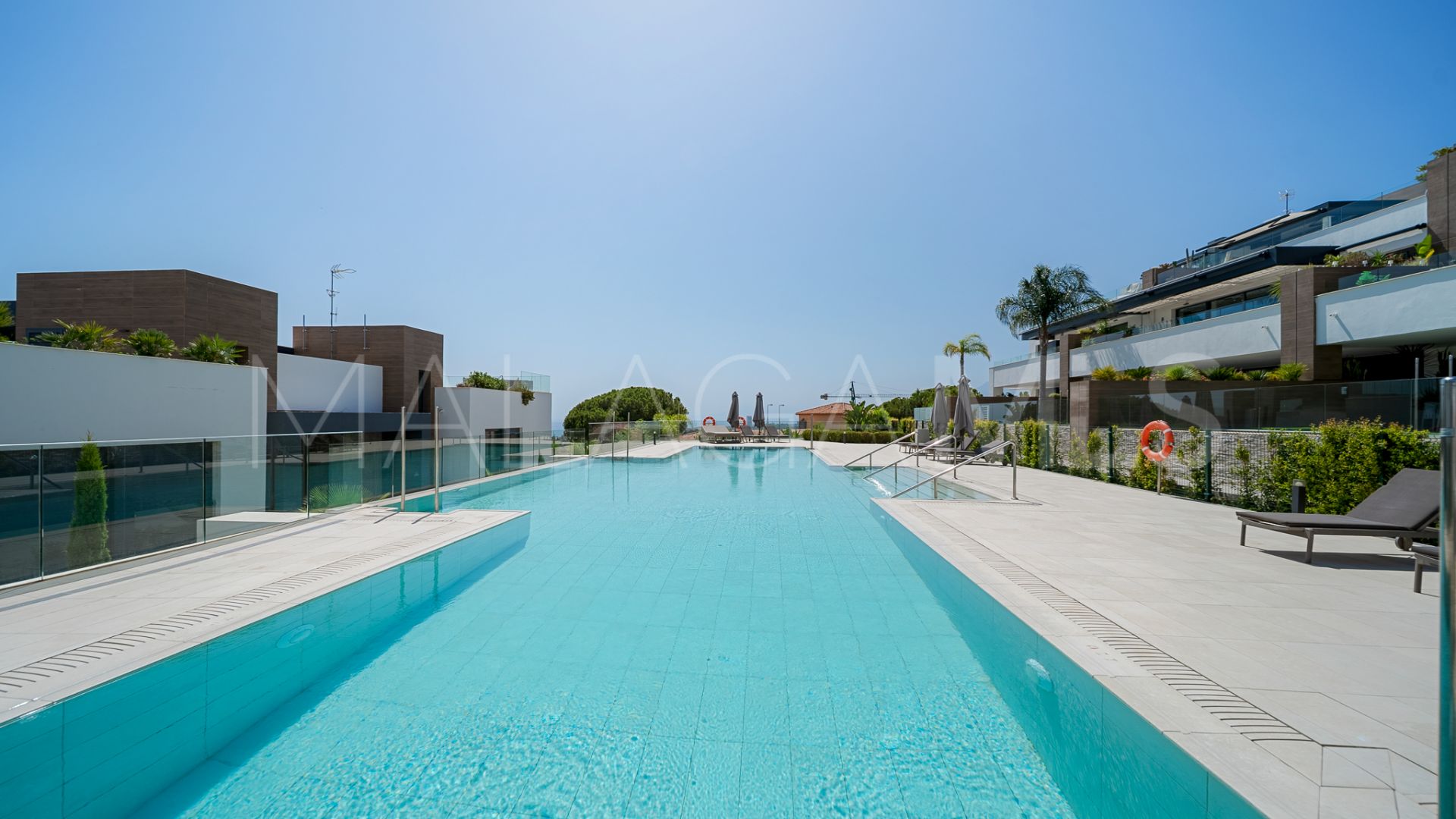 Duplex for sale in Cabopino de 3 bedrooms