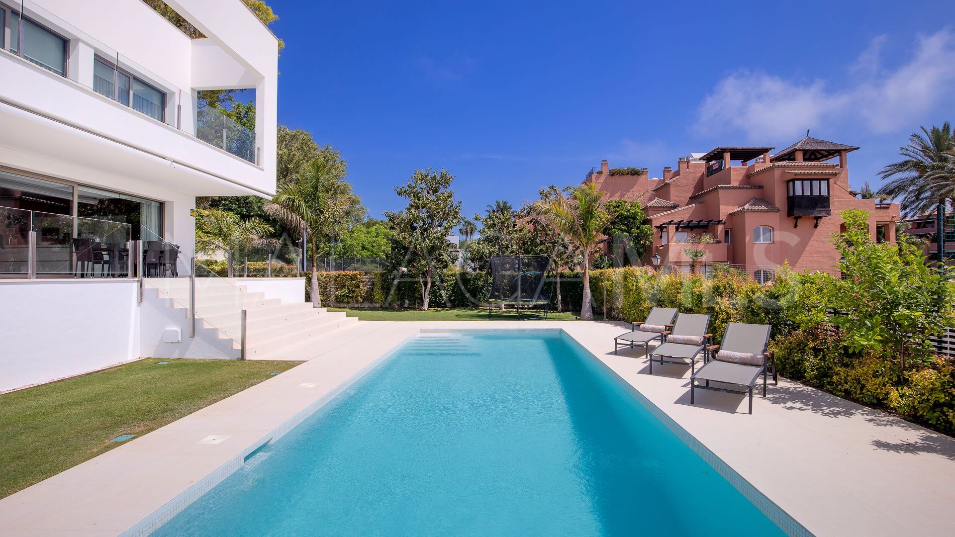 Villa for sale in San Pedro de Alcantara