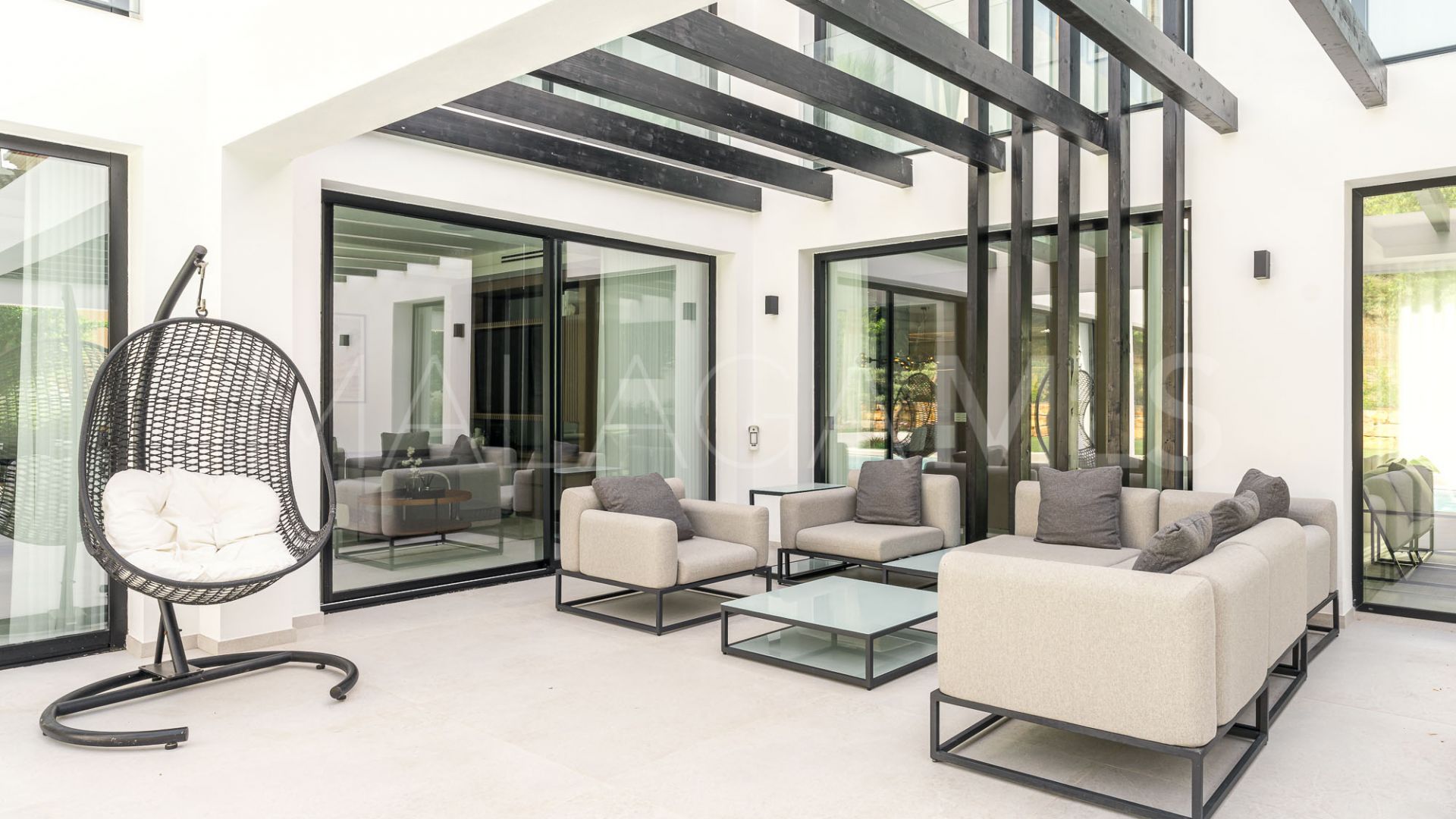 Villa for sale in Nueva Andalucia