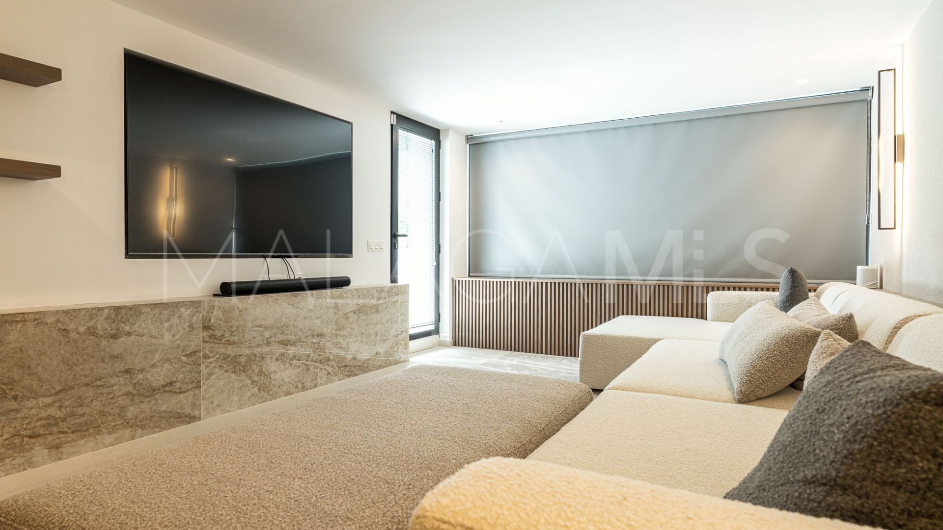 Villa for sale in Nueva Andalucia
