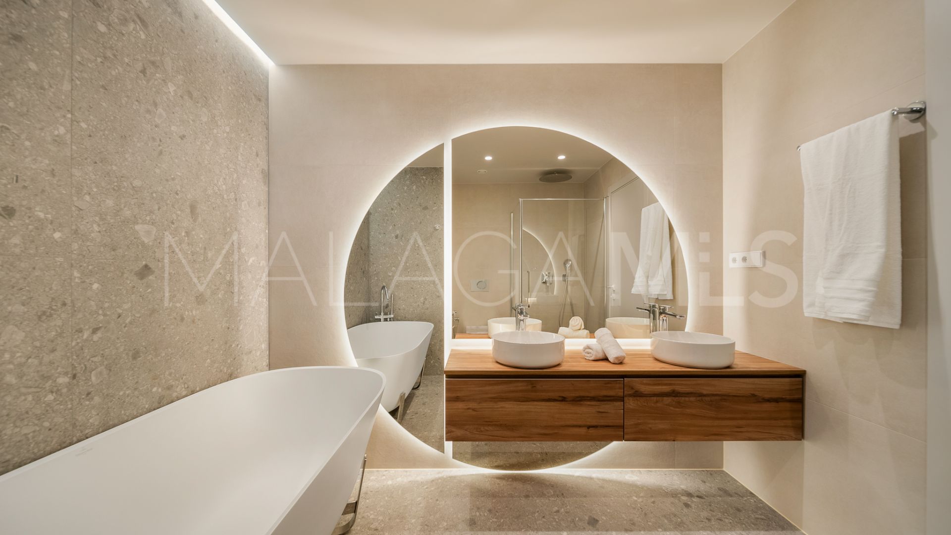 Apartamento planta baja de 3 bedrooms a la venta in Magna Marbella