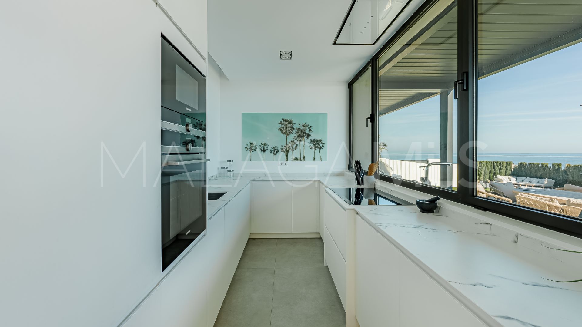 Villa for sale in Estepona