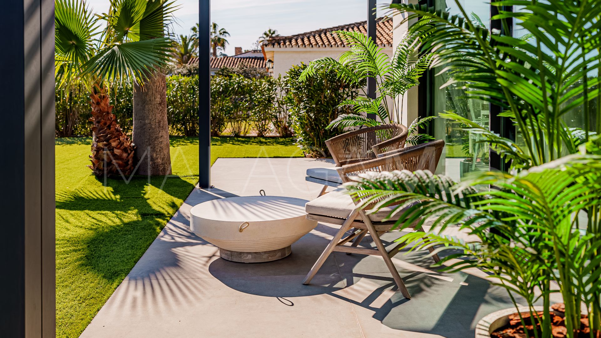 Villa for sale in Estepona