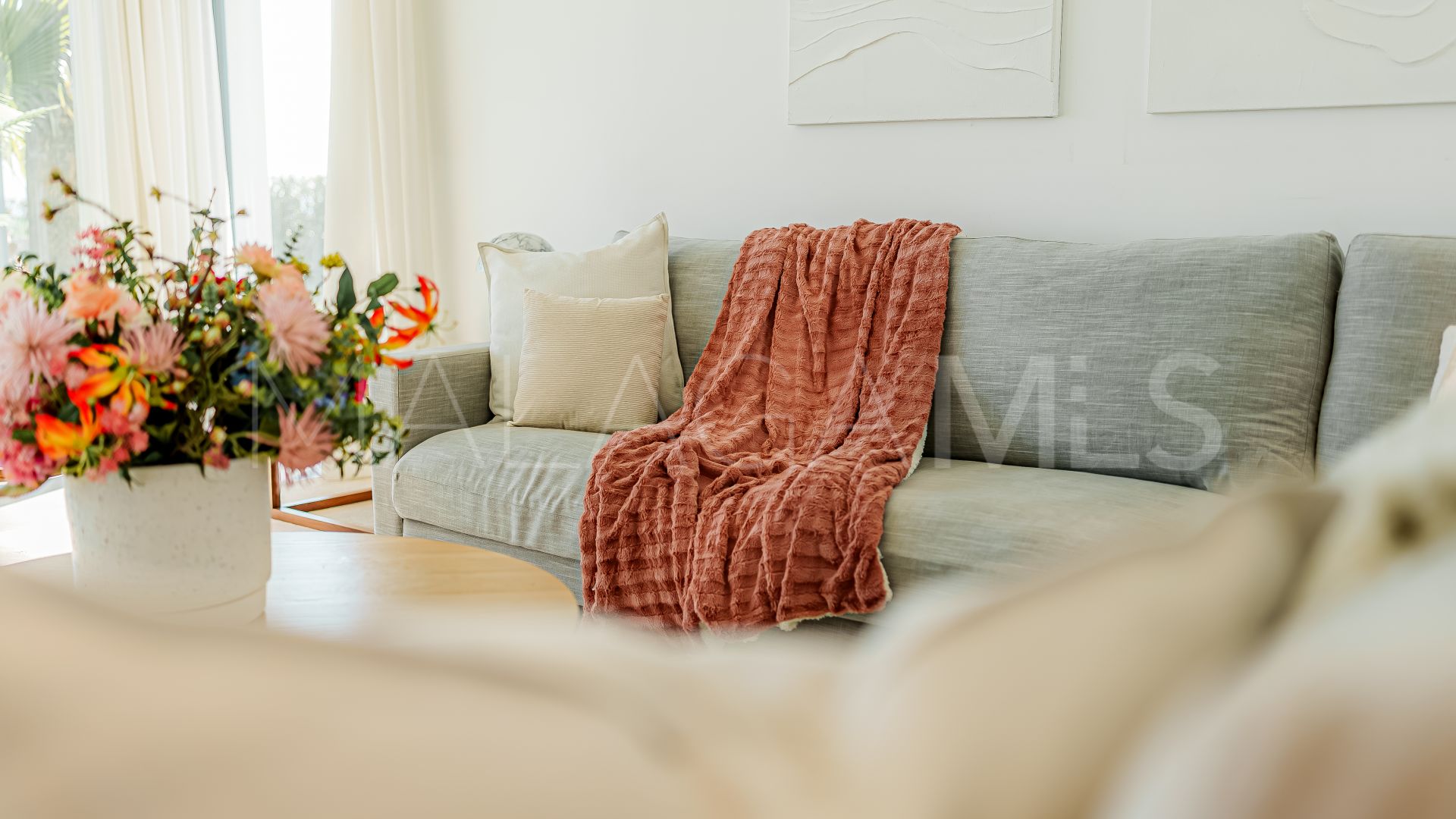 Villa for sale in Estepona