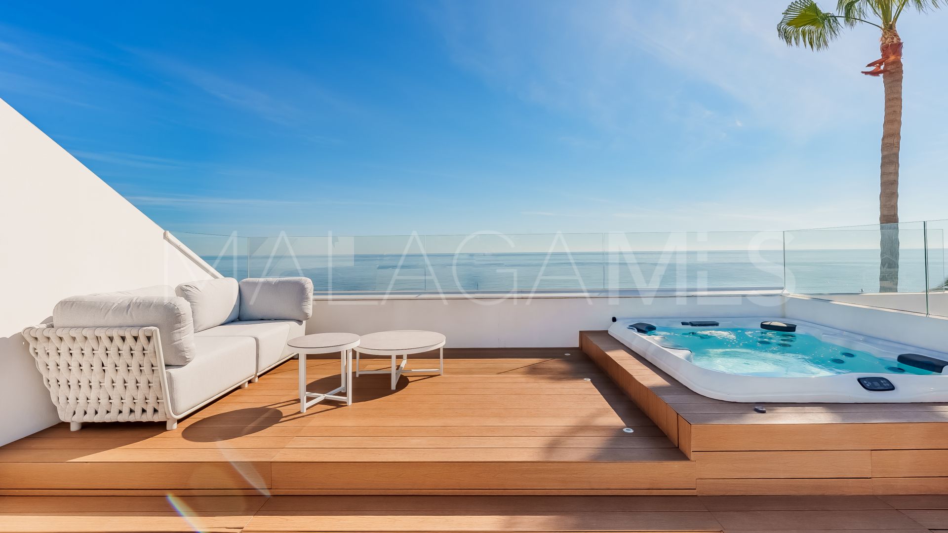 Villa for sale in Estepona