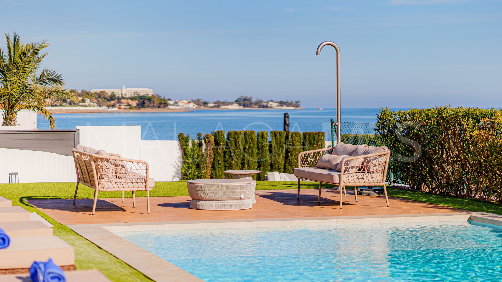 Villa for sale in Estepona