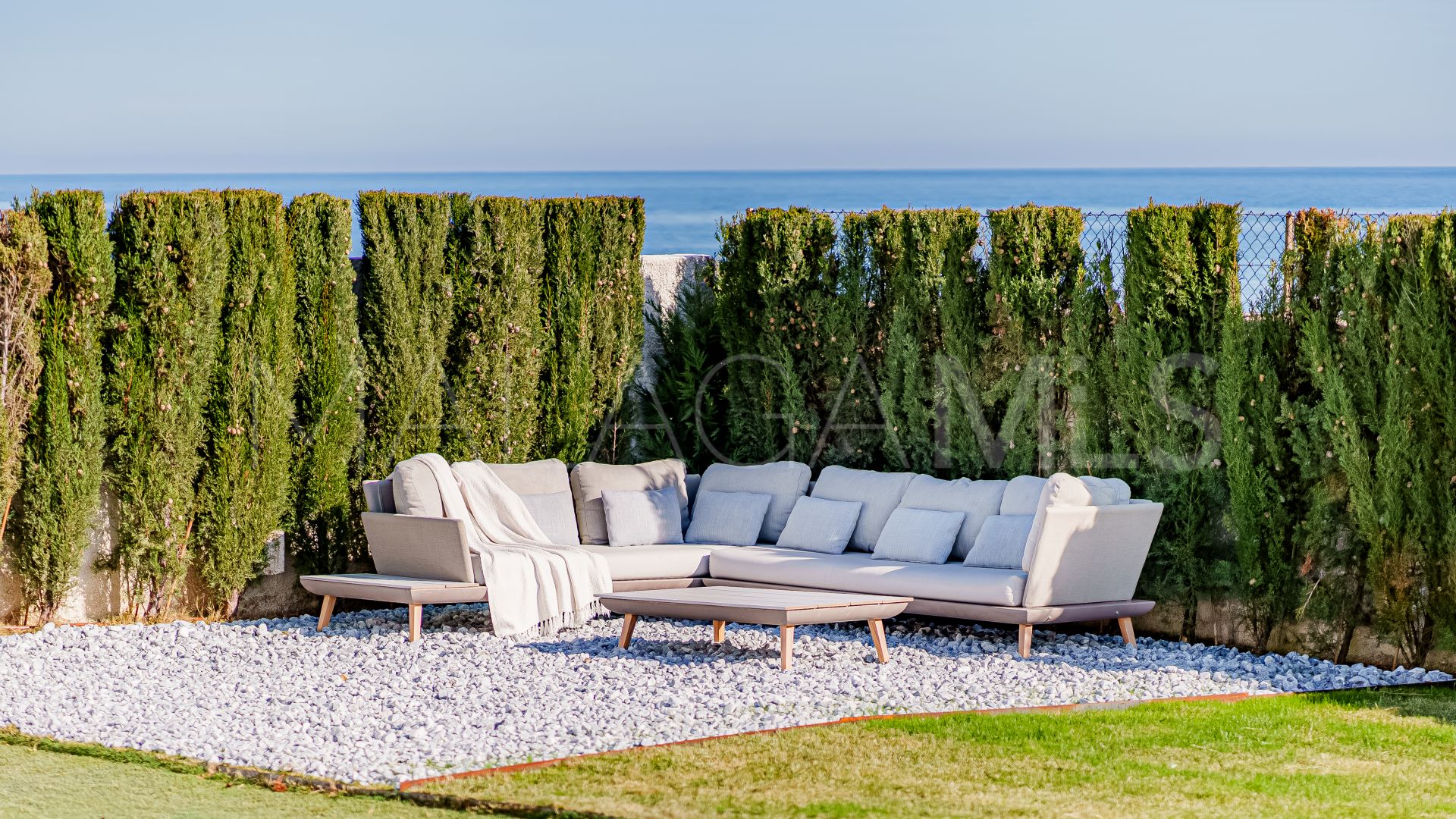 Villa for sale in Estepona