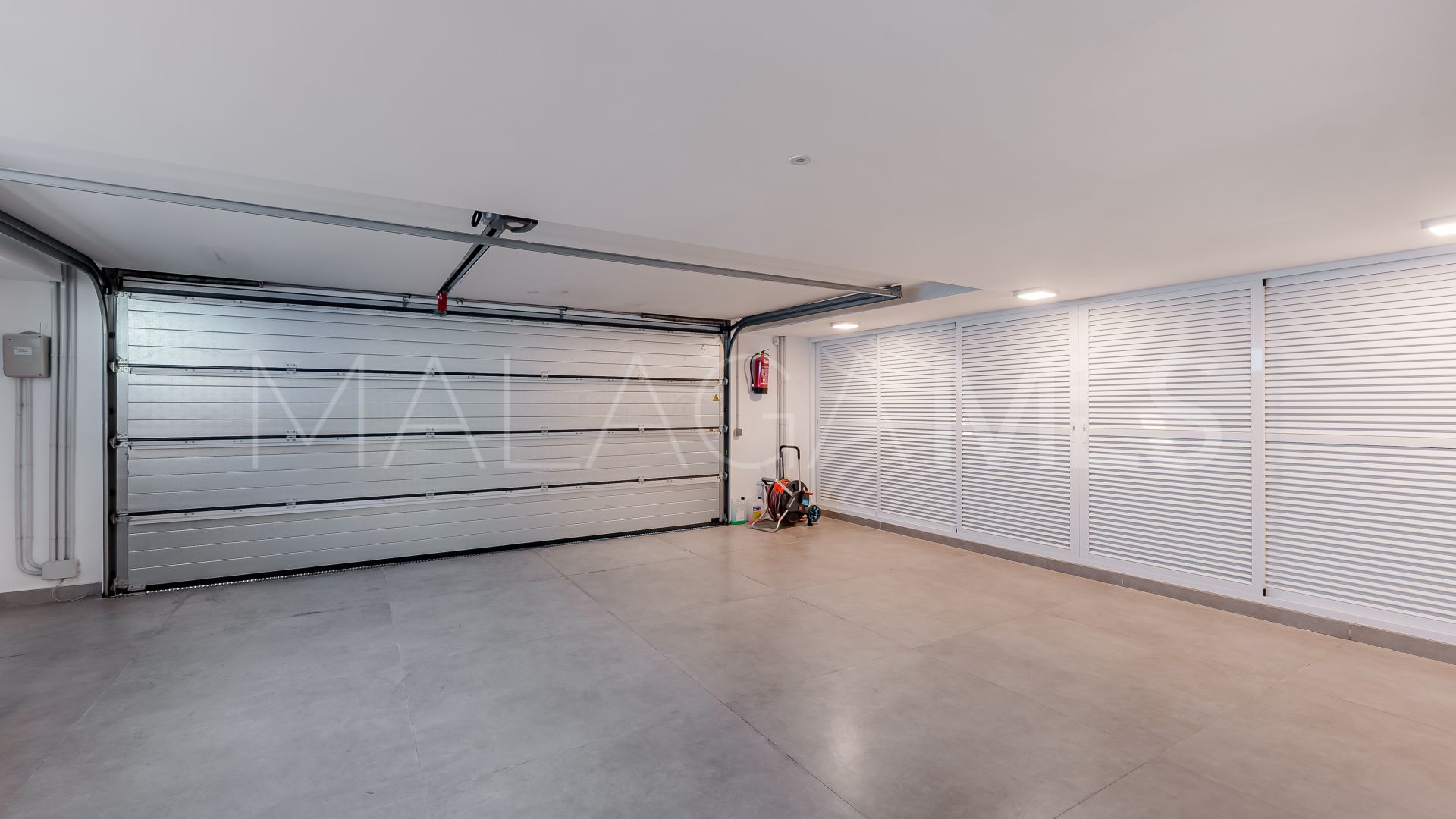 Villa for sale in Estepona