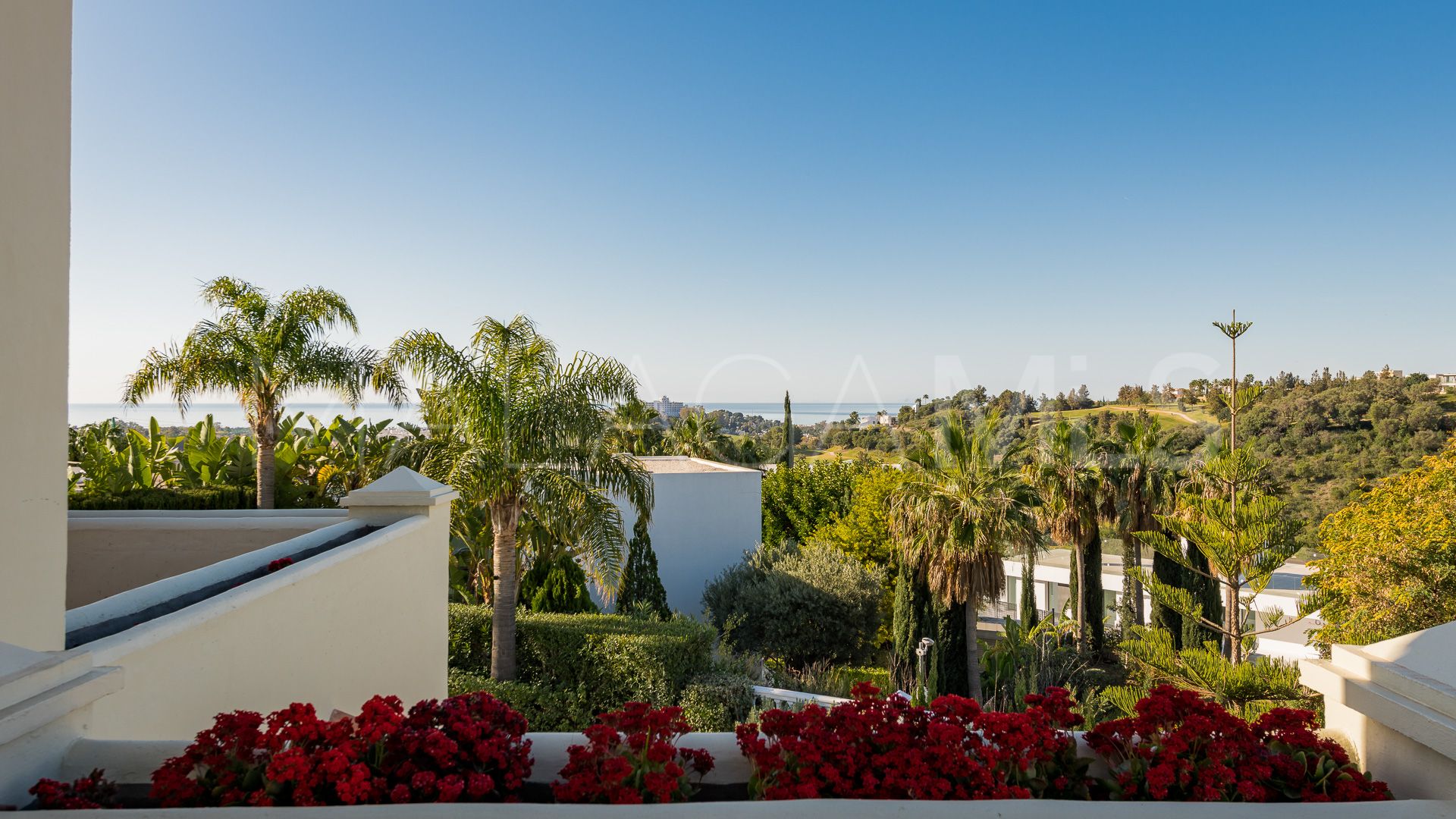 Villa for sale in Benahavis with 5 bedrooms