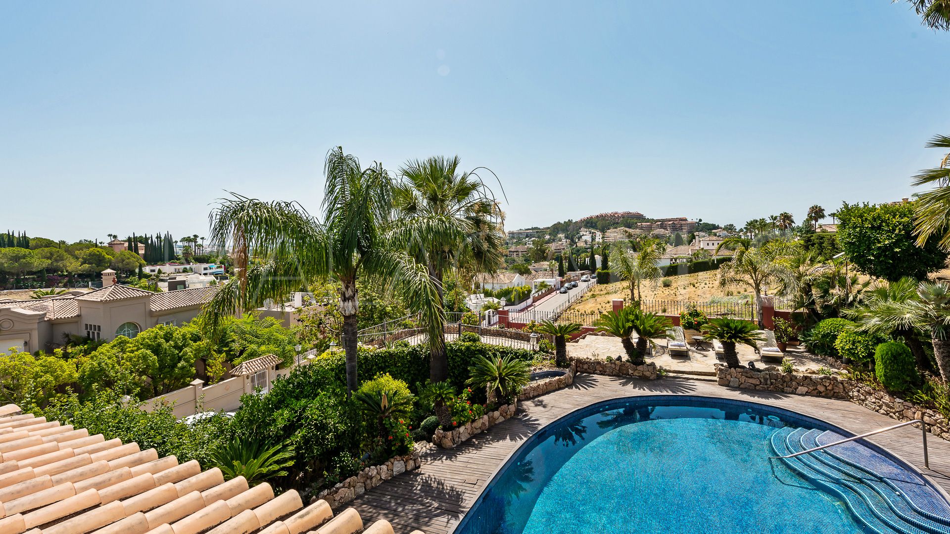 For sale 5 bedrooms villa in Nueva Andalucia
