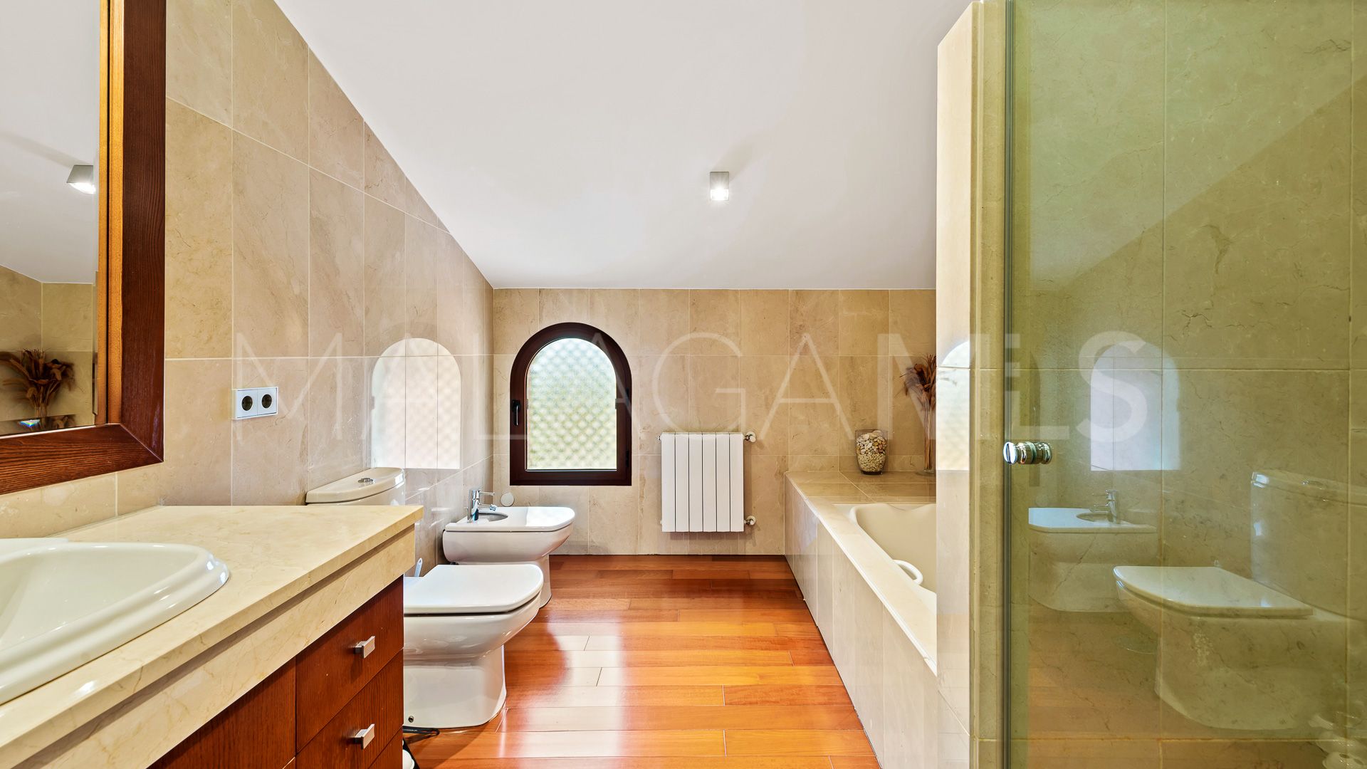 For sale 5 bedrooms villa in Nueva Andalucia