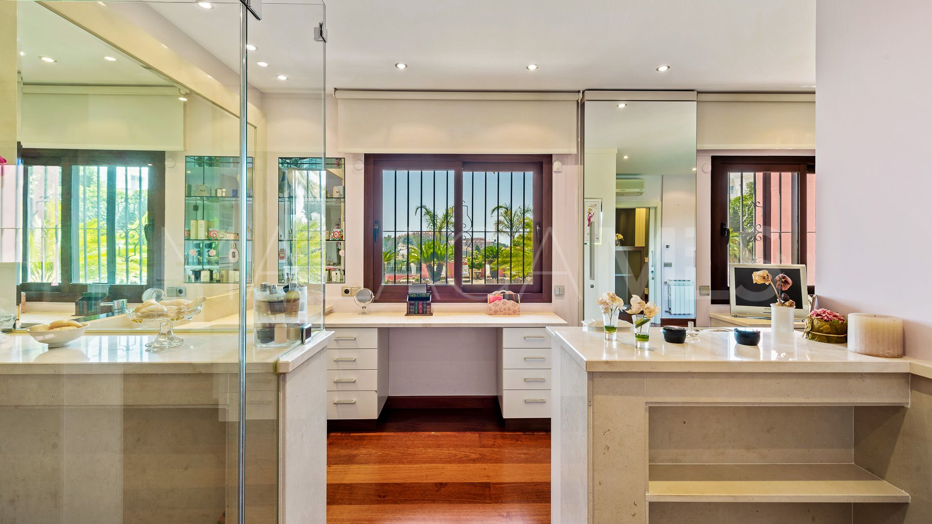For sale 5 bedrooms villa in Nueva Andalucia