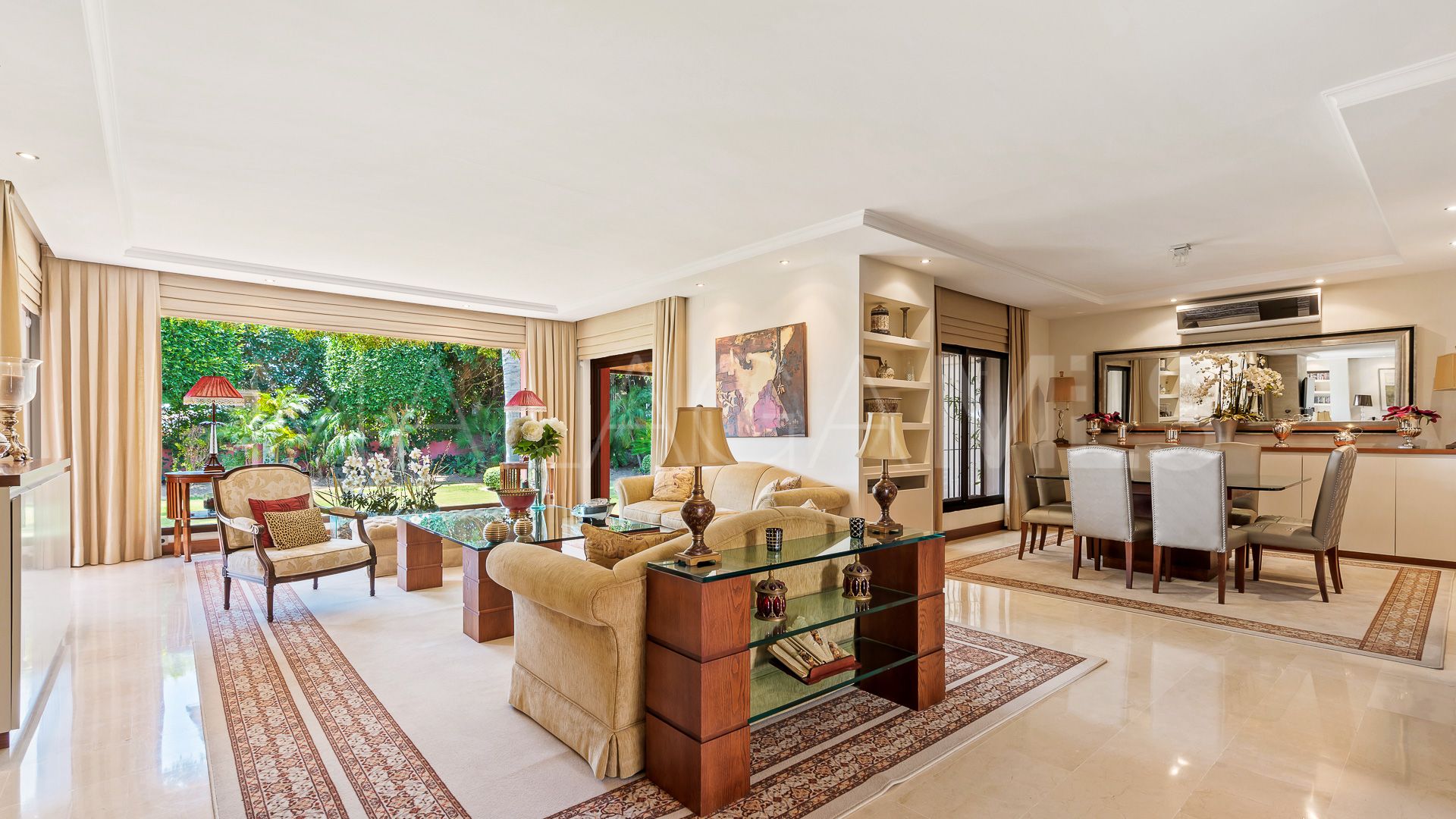 For sale 5 bedrooms villa in Nueva Andalucia