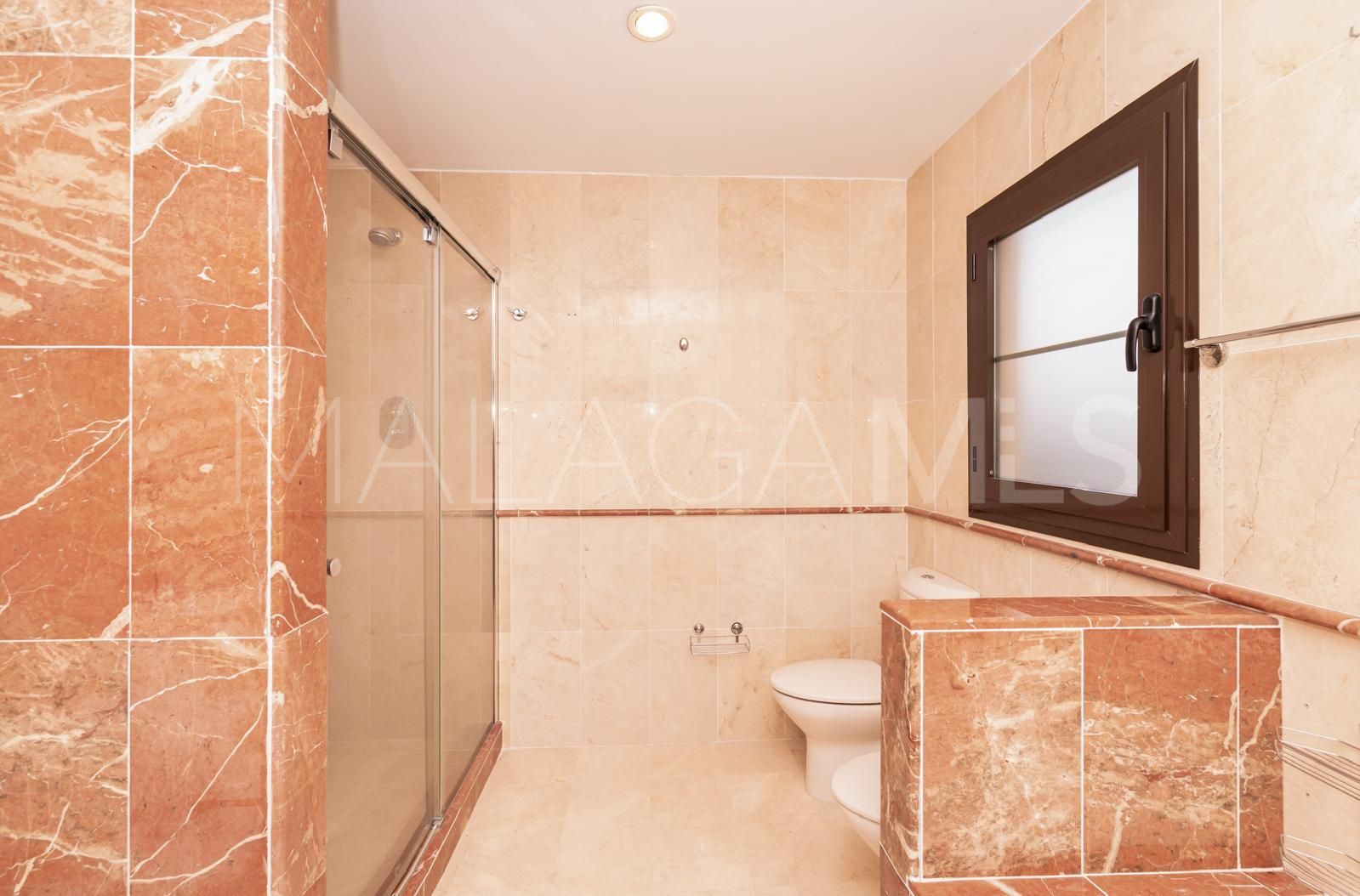Buy apartamento with 4 bedrooms in New Golden Mile