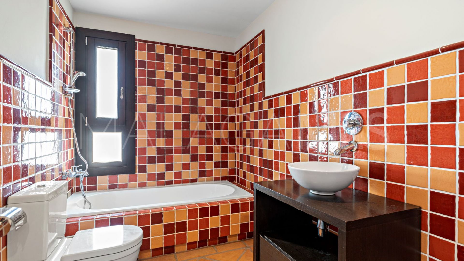 Buy adosado in El Casar with 4 bedrooms