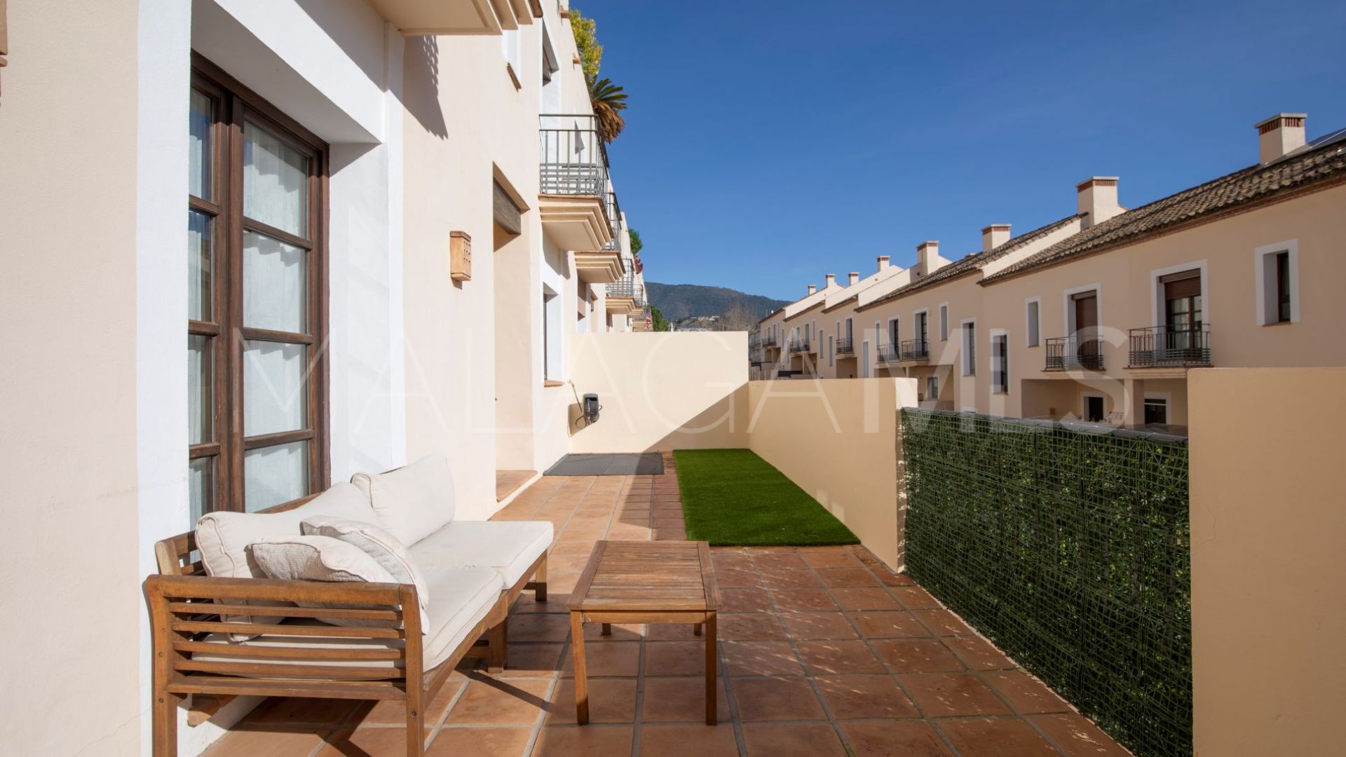 Buy adosado in El Casar with 4 bedrooms