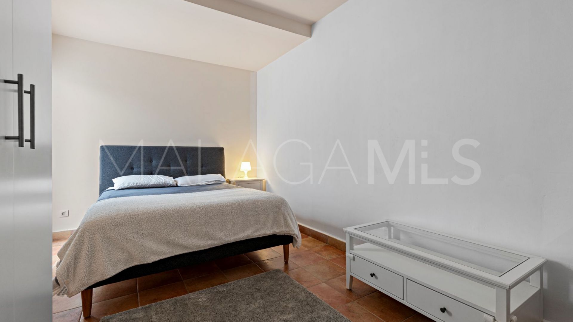 Buy adosado in El Casar with 4 bedrooms