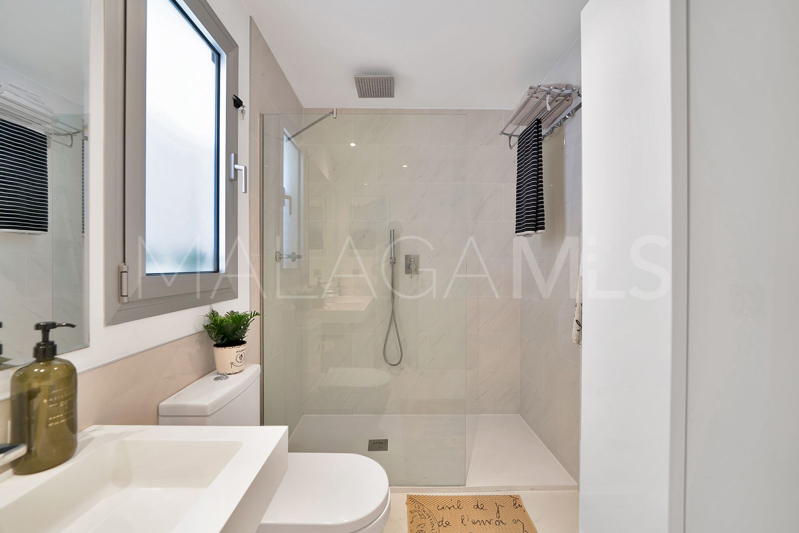 Apartamento planta baja for sale in Cancelada