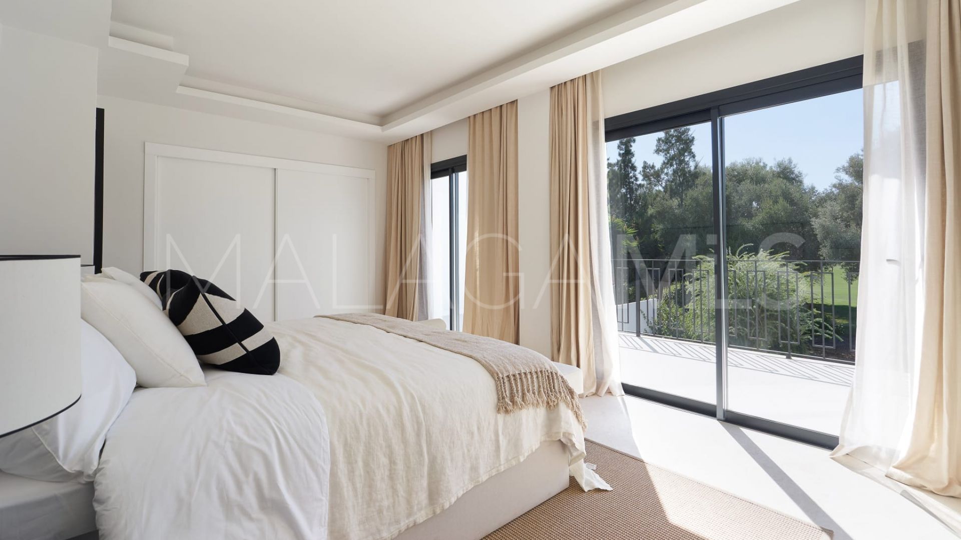 Radhus for sale in Nueva Andalucia