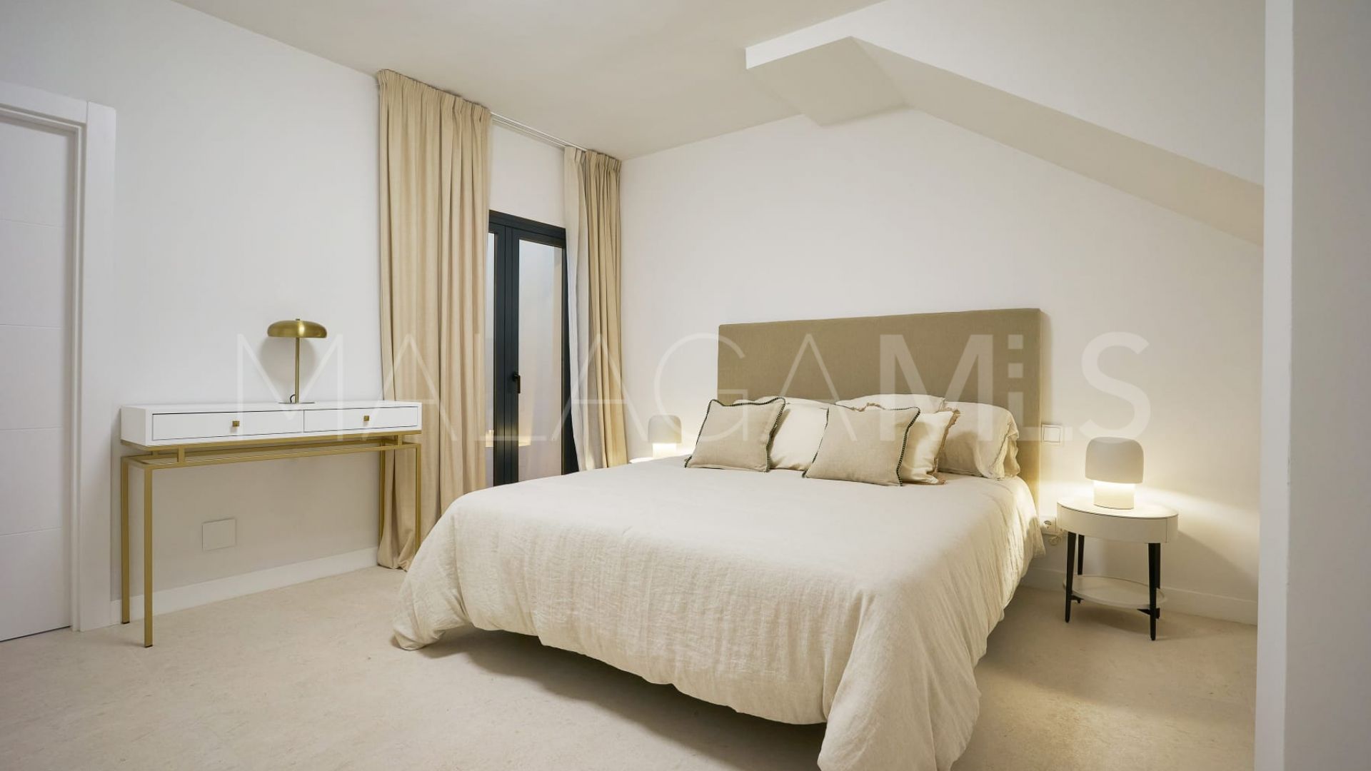 Radhus for sale in Nueva Andalucia