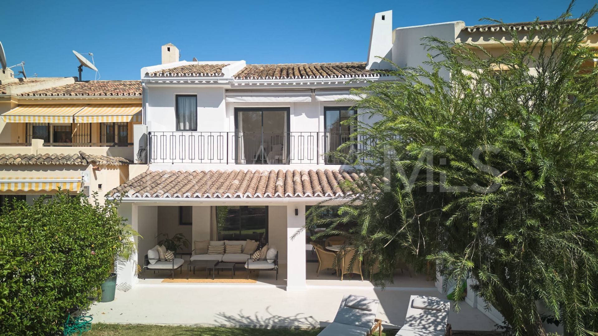 Radhus for sale in Nueva Andalucia