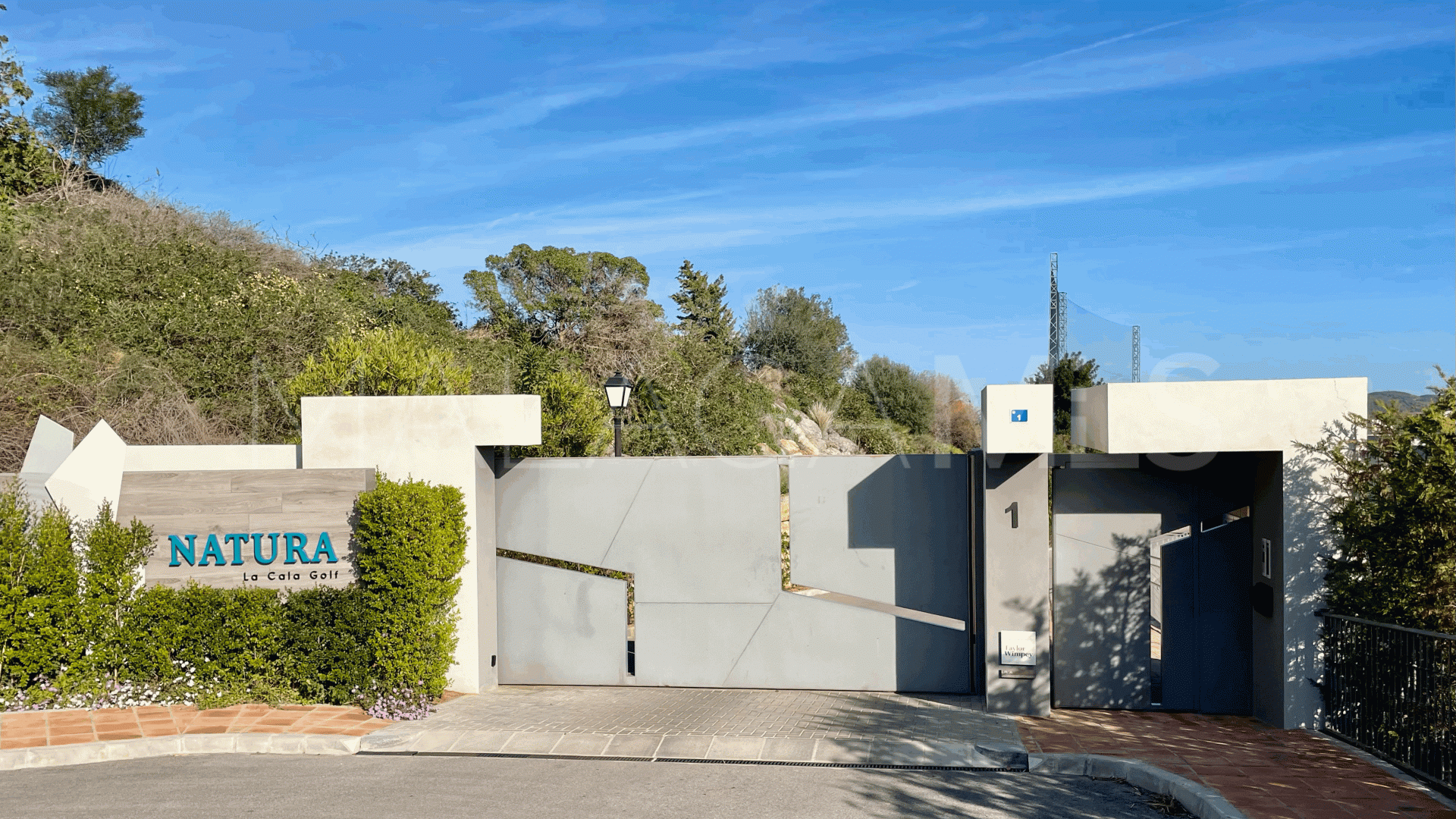Adosado with 3 bedrooms for sale in La Cala Golf Resort