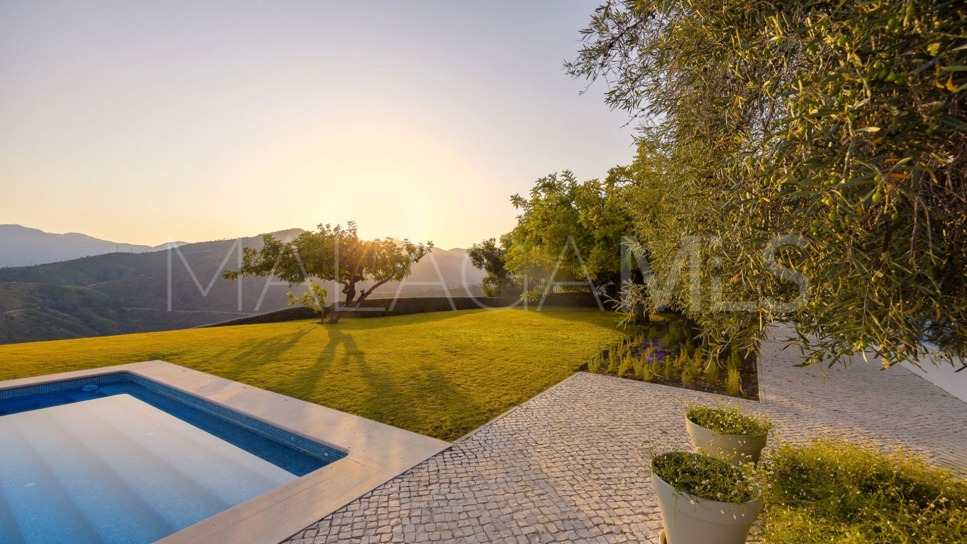 For sale Monte Mayor villa