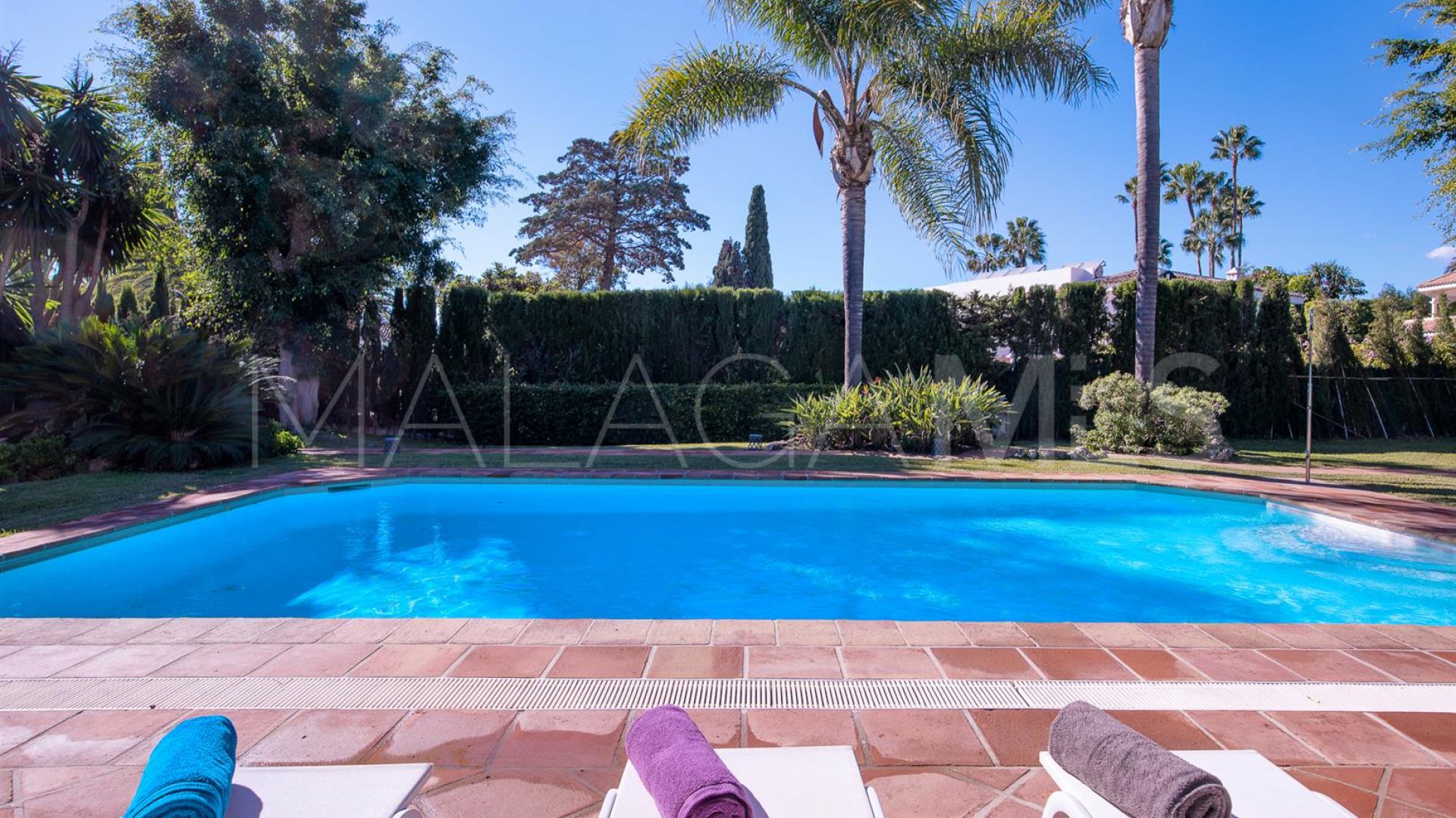 Villa for sale in Guadalmina Baja