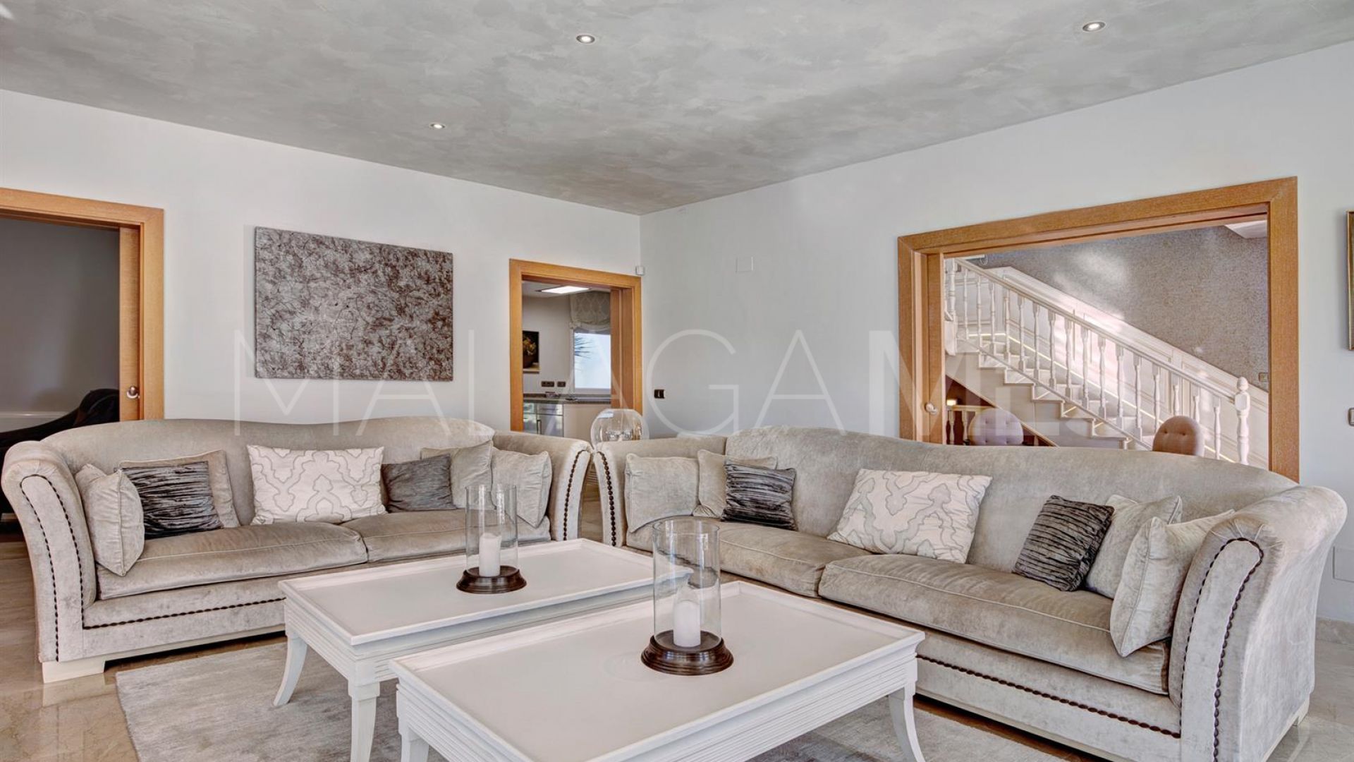 Villa for sale in Guadalmina Baja