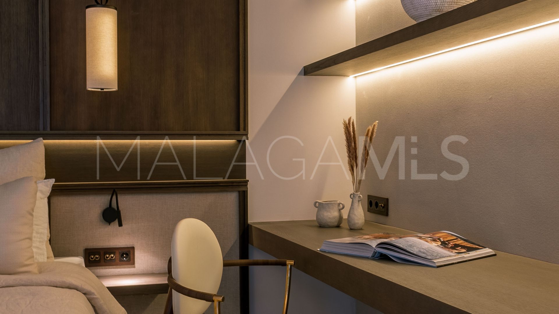 Villa for sale in Nueva Andalucia