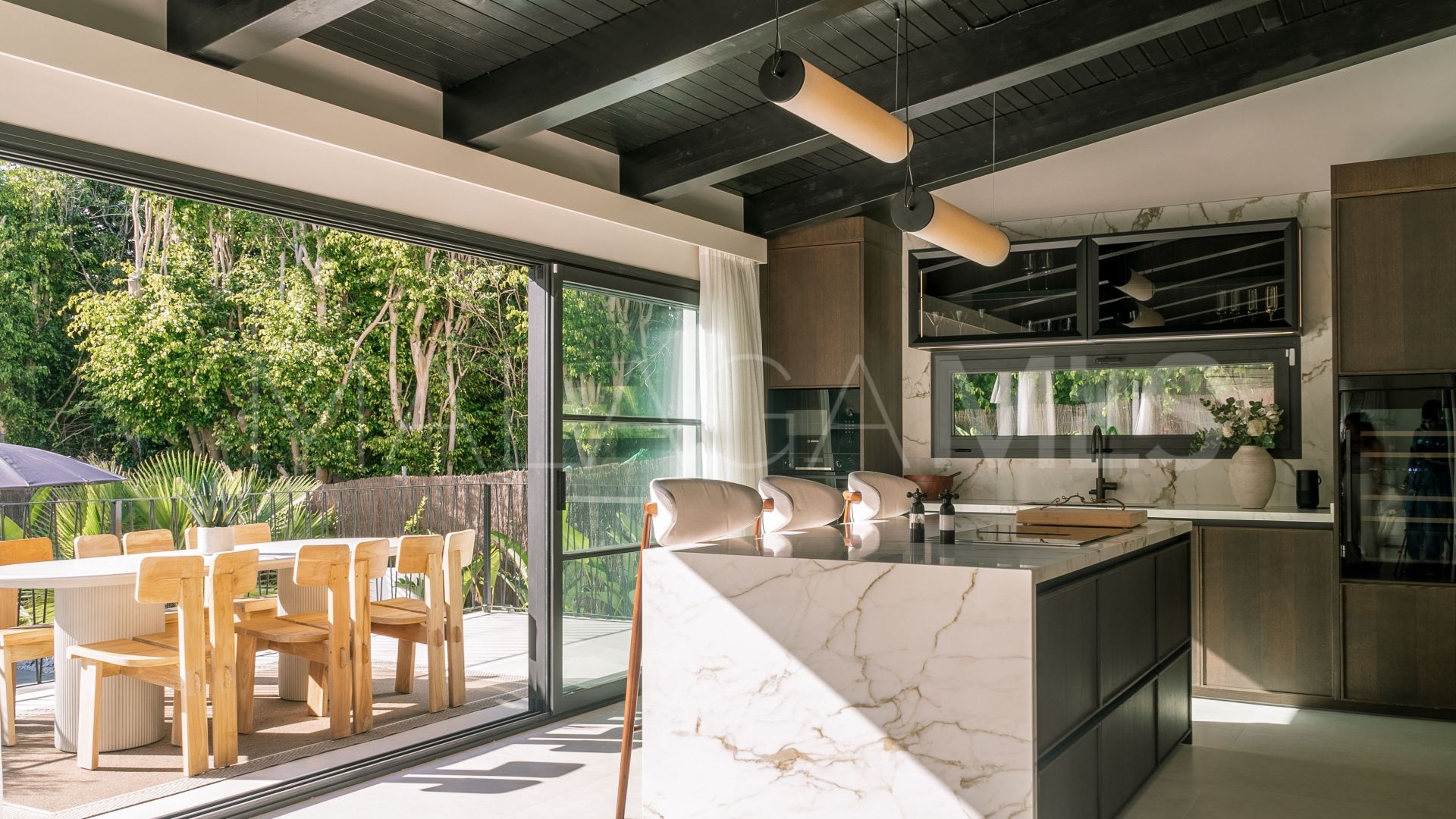 Villa for sale in Nueva Andalucia