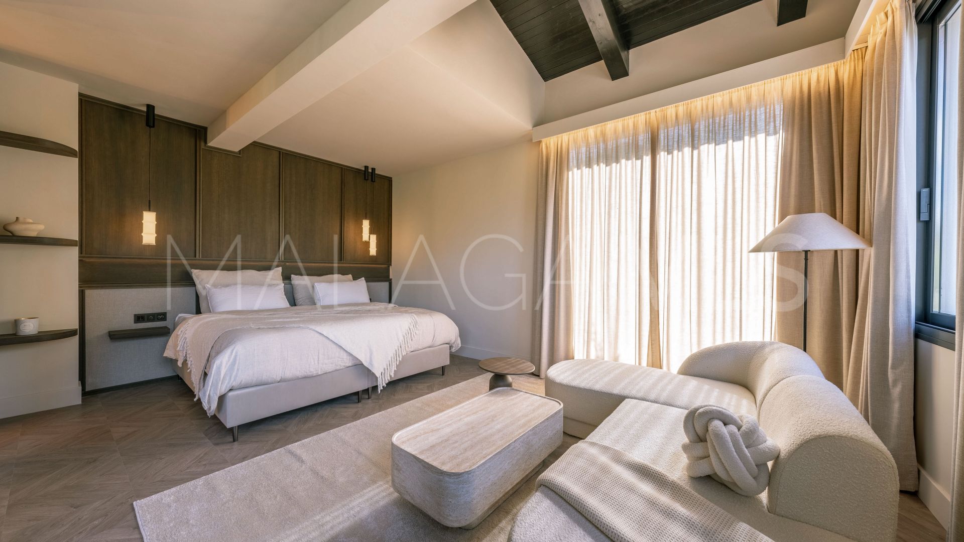 Villa for sale in Nueva Andalucia