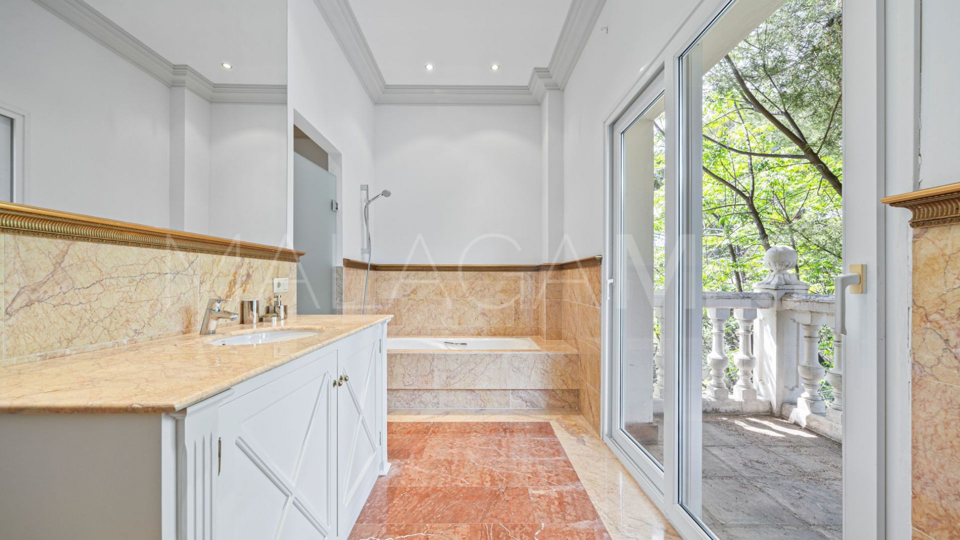 Rocio de Nagüeles, mansion a la venta