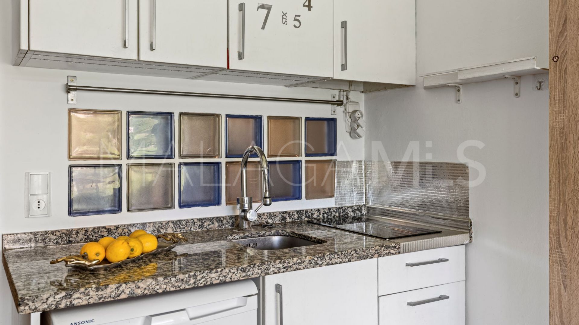 Estudio for sale in Torres de Aloha de 1 bedroom