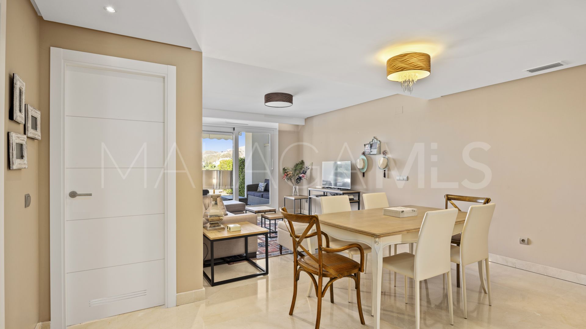 Buy apartamento planta baja in Los Arqueros de 3 bedrooms