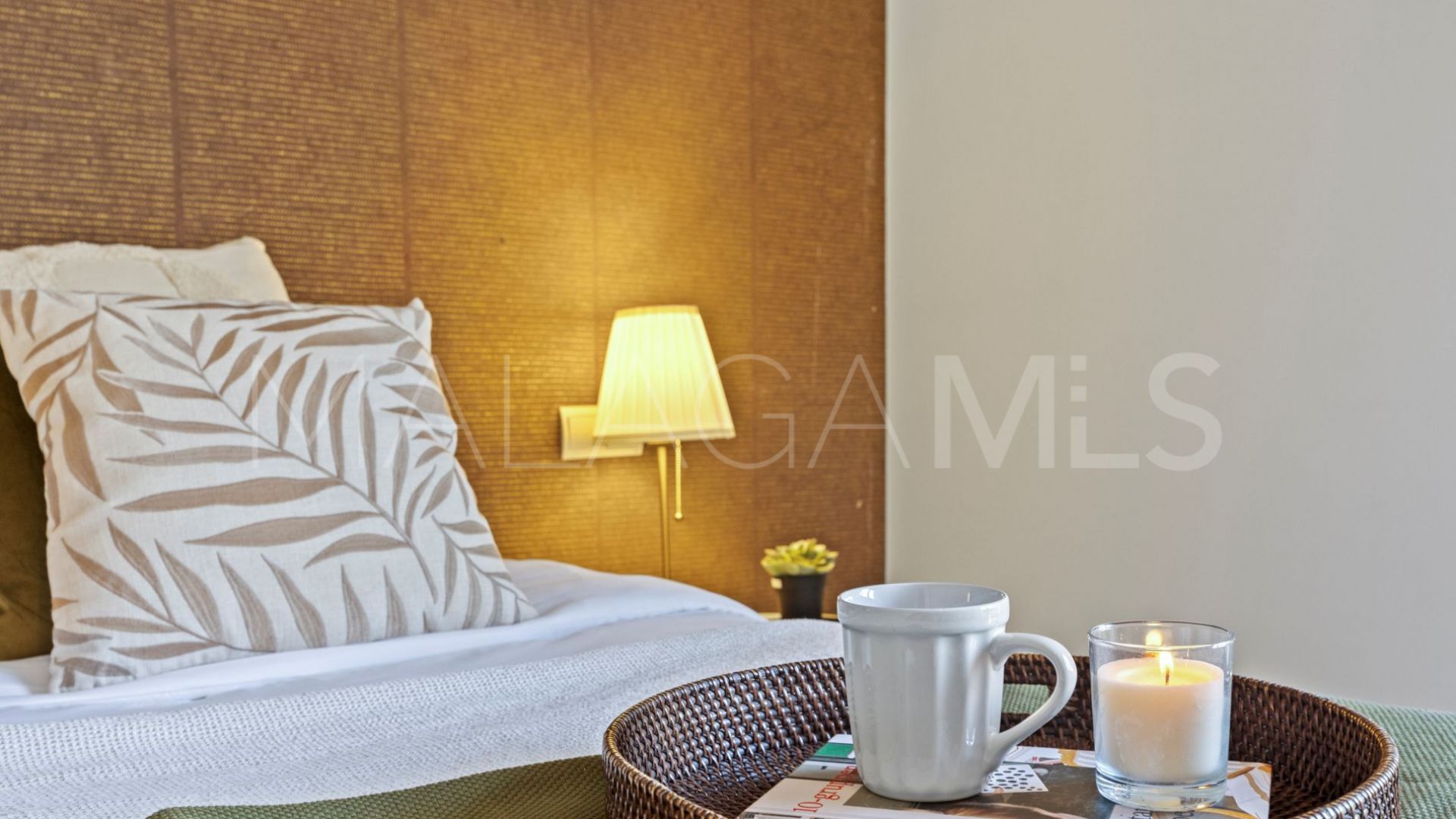 Buy villa in Los Arqueros with 6 bedrooms