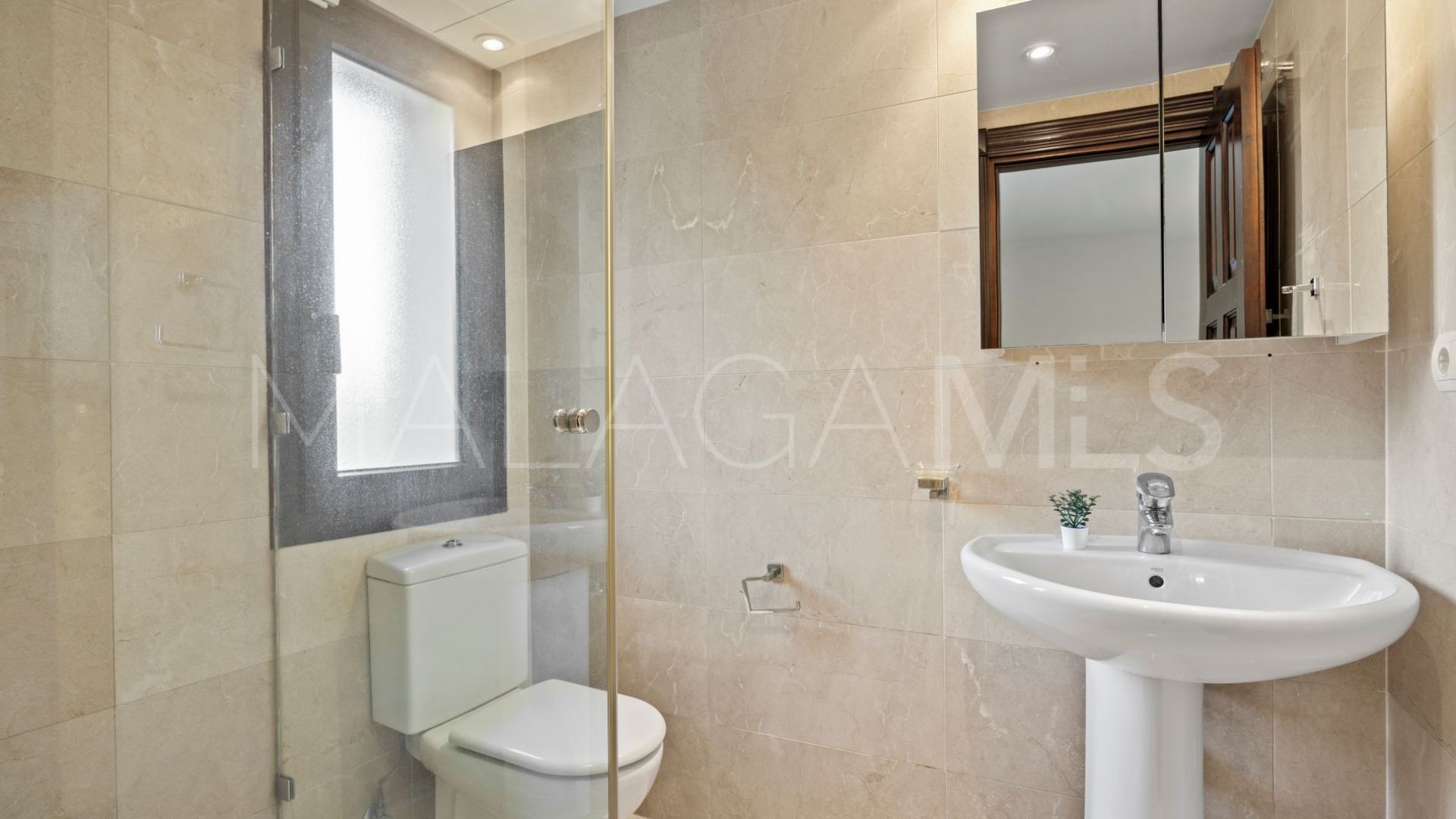 Buy villa in Los Arqueros with 6 bedrooms