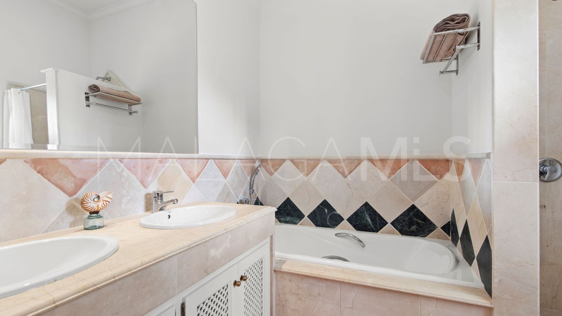 Villa for sale in Marbella Golden Mile