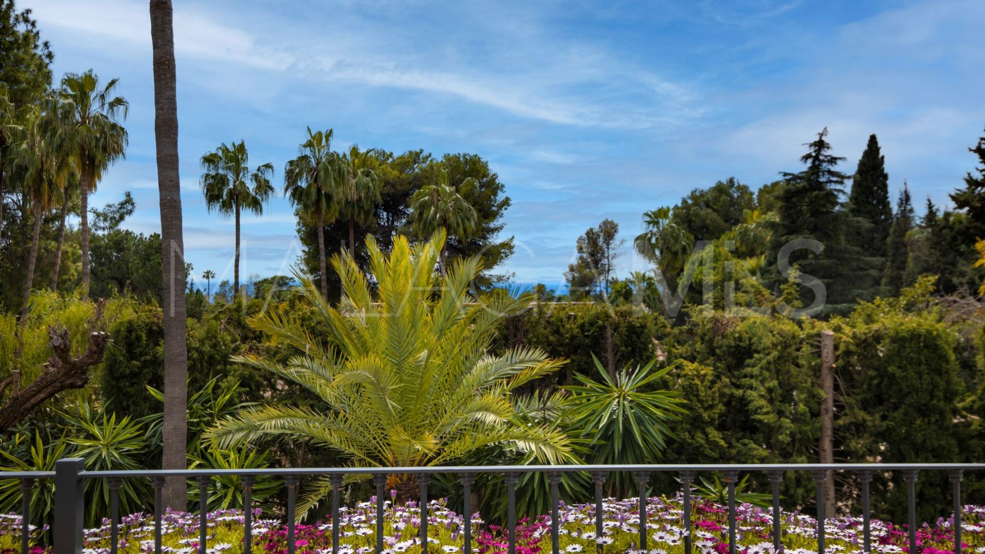 Villa for sale in Marbella Golden Mile