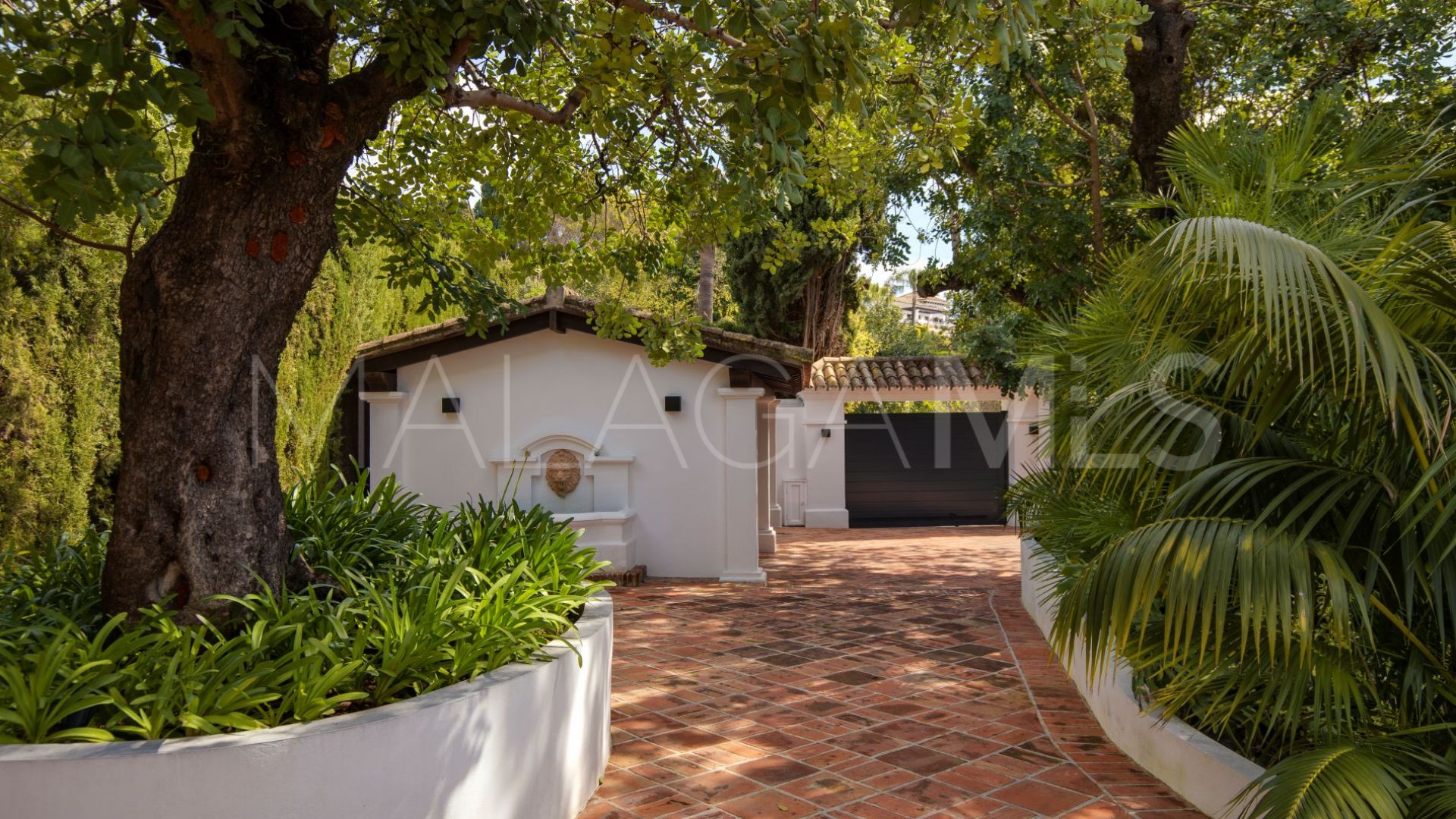 Villa for sale in Marbella Golden Mile