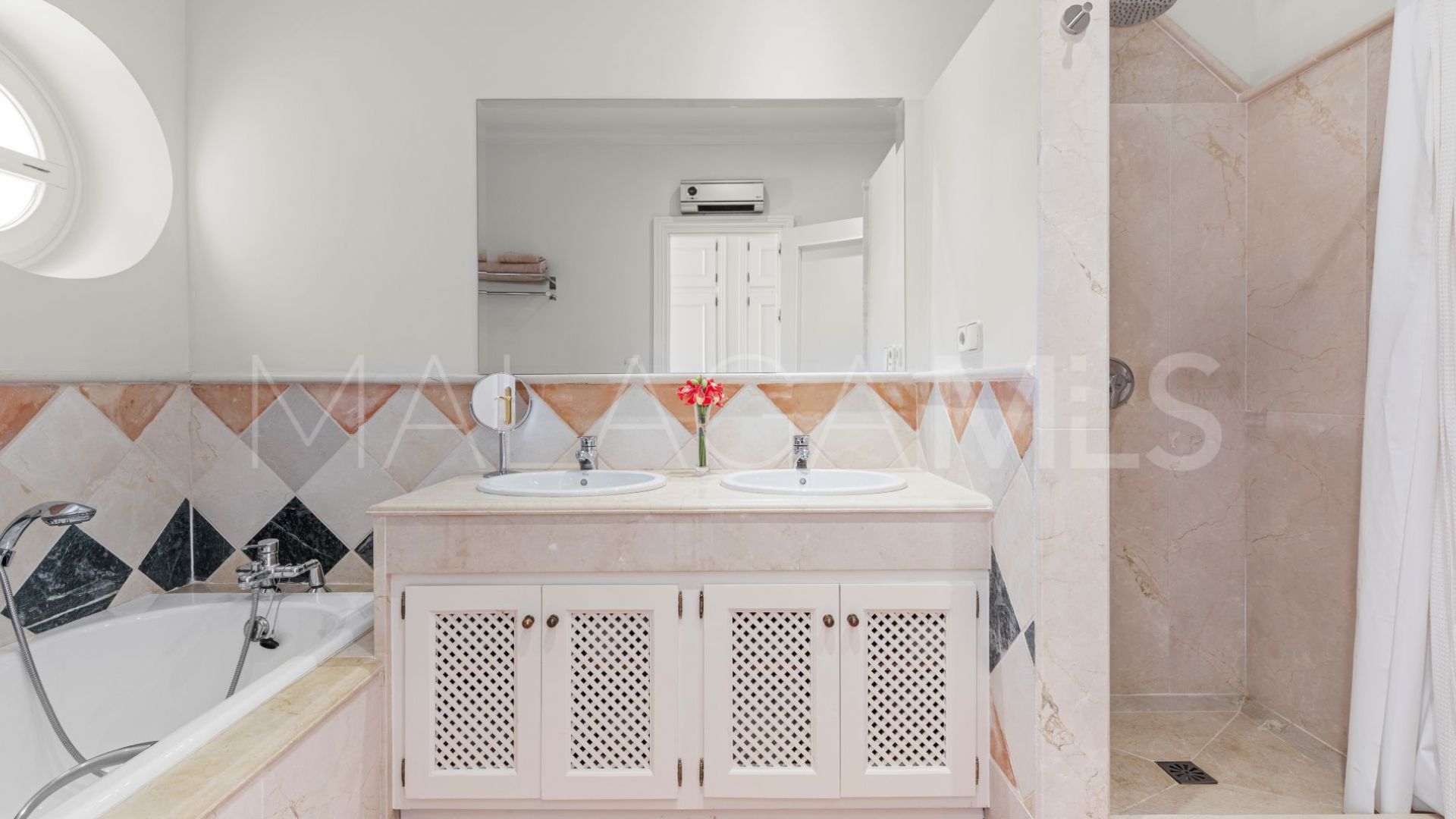 Villa for sale in Marbella Golden Mile