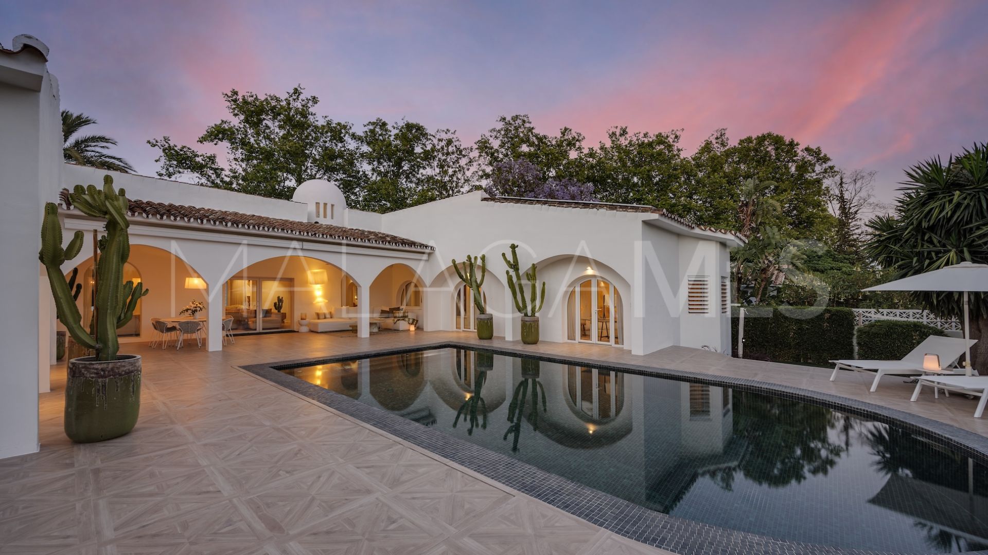 Villa for sale in Guadalmina Alta